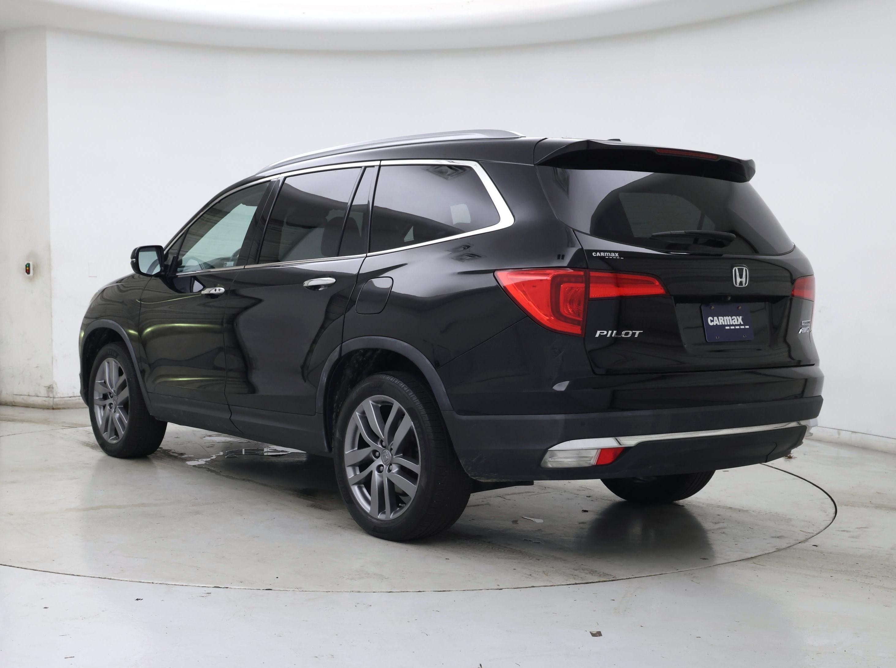 Thumbnail: 2018 Honda Pilot - 2