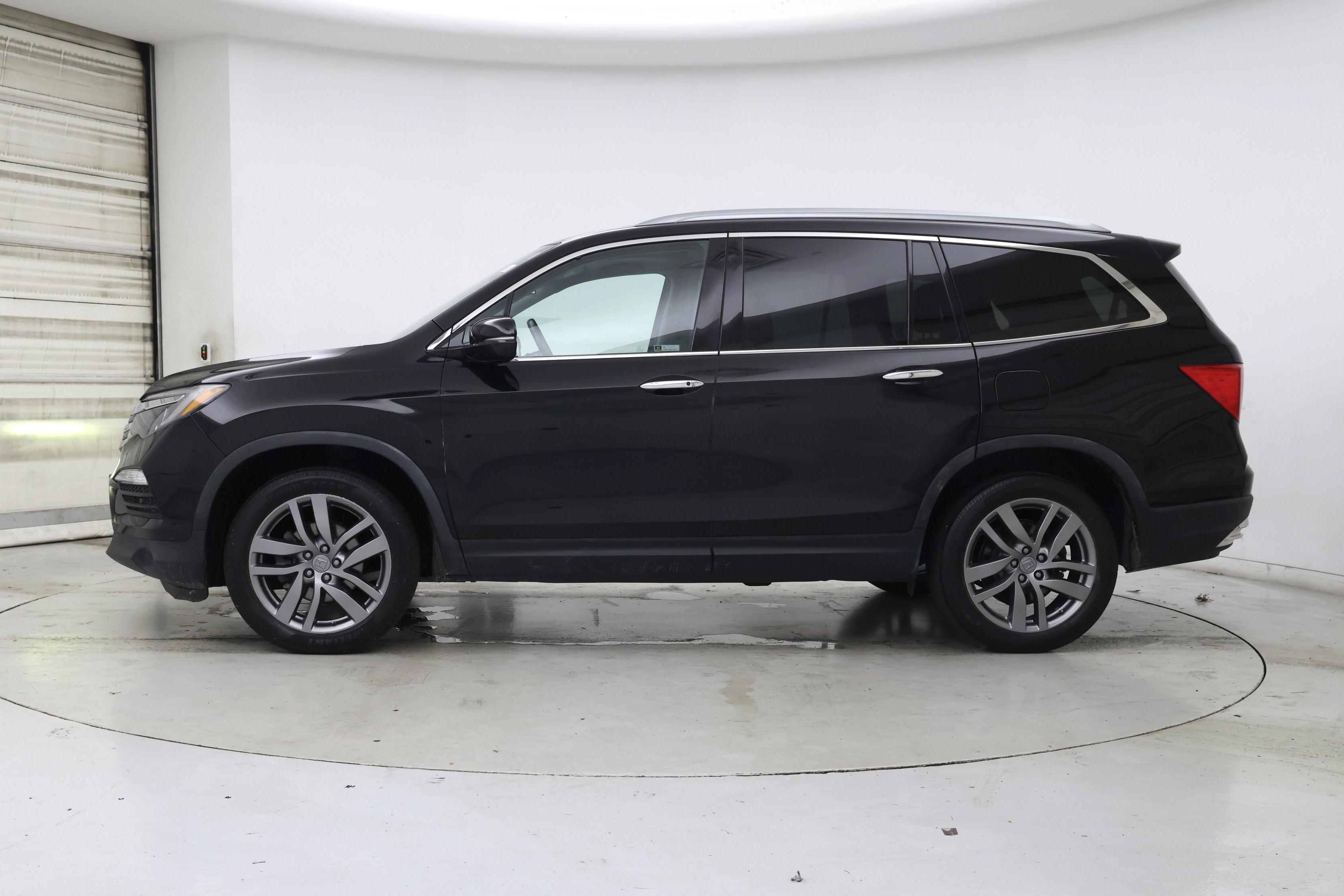 Thumbnail: 2018 Honda Pilot - 3