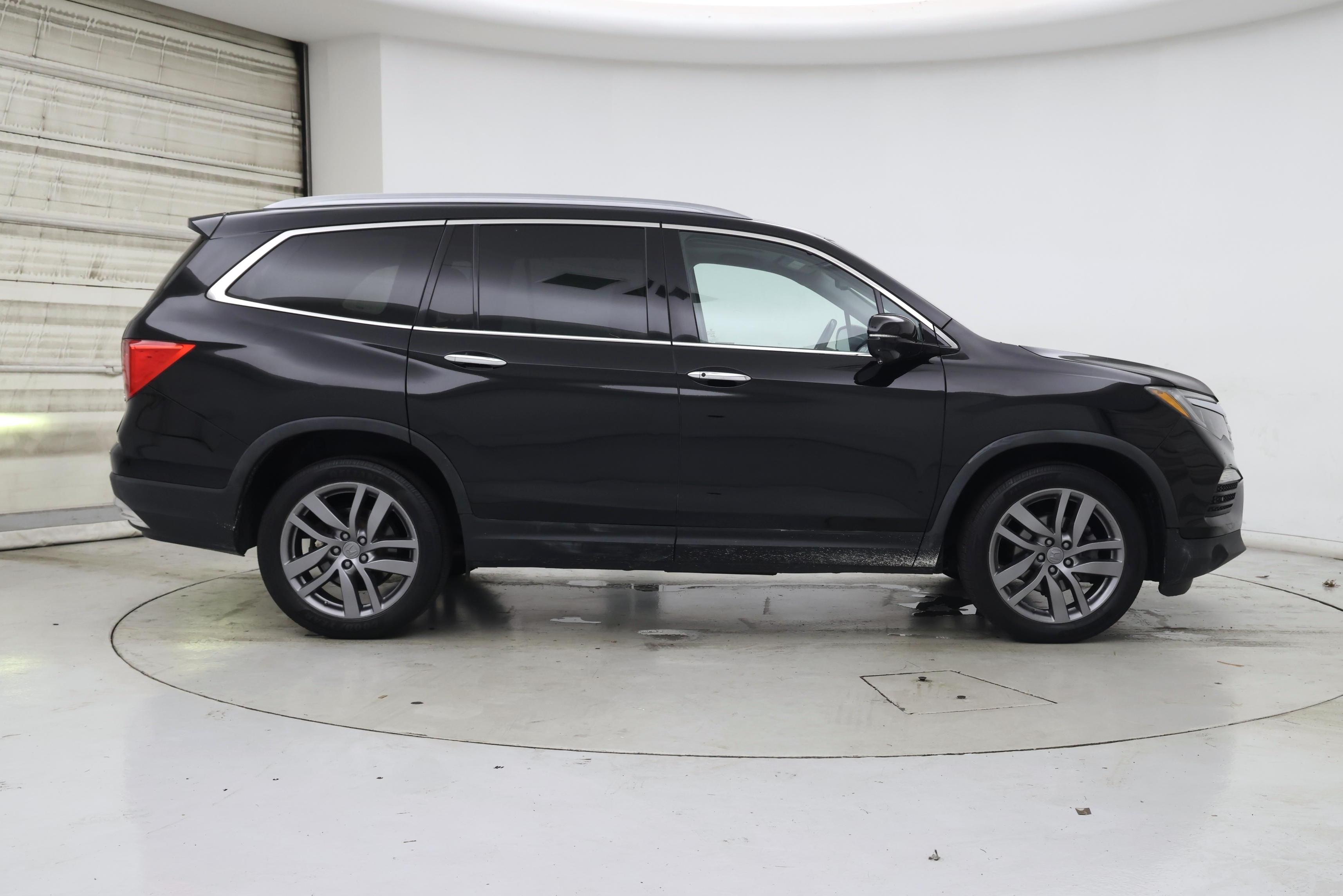 Thumbnail: 2018 Honda Pilot - 7