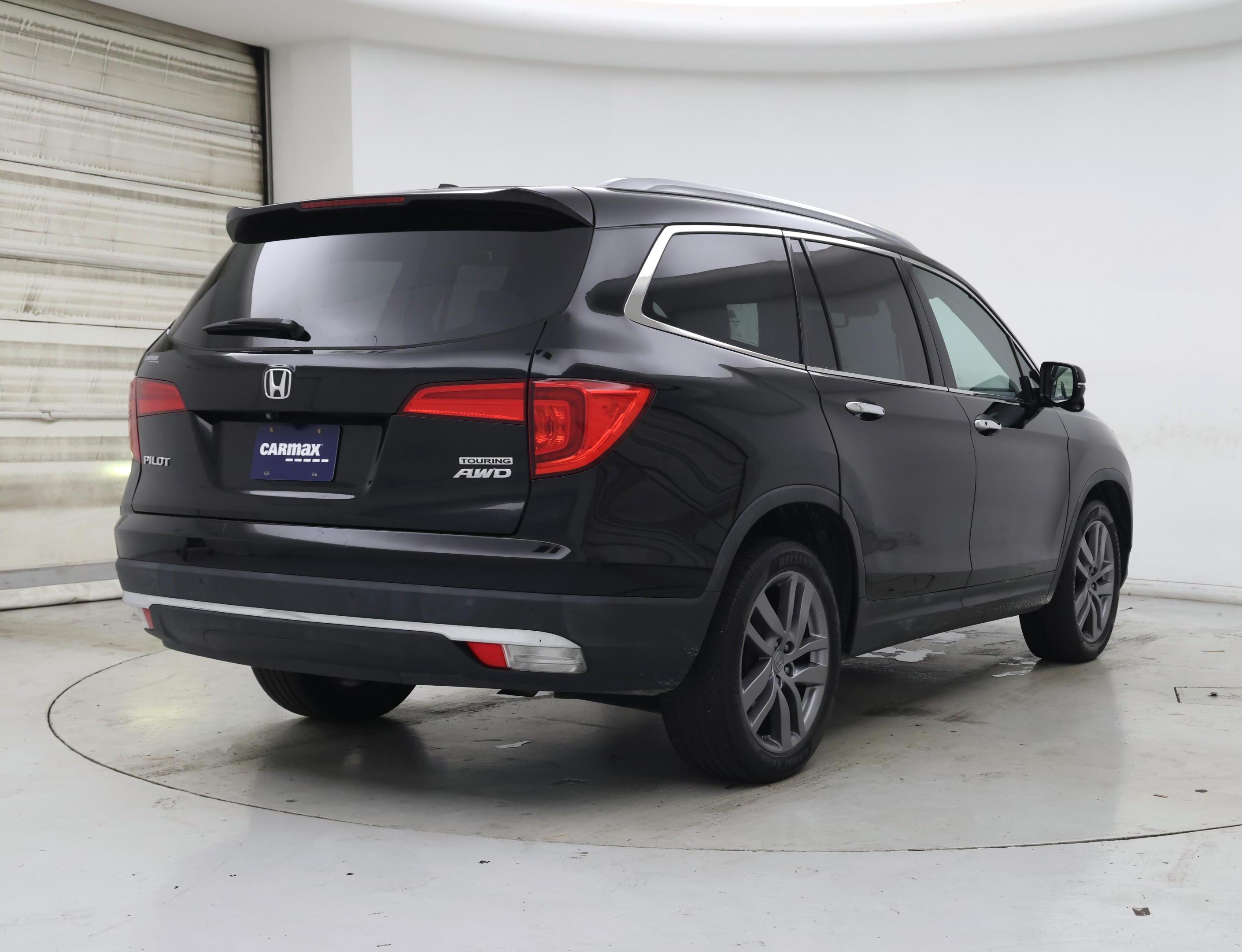 Thumbnail: 2018 Honda Pilot - 8