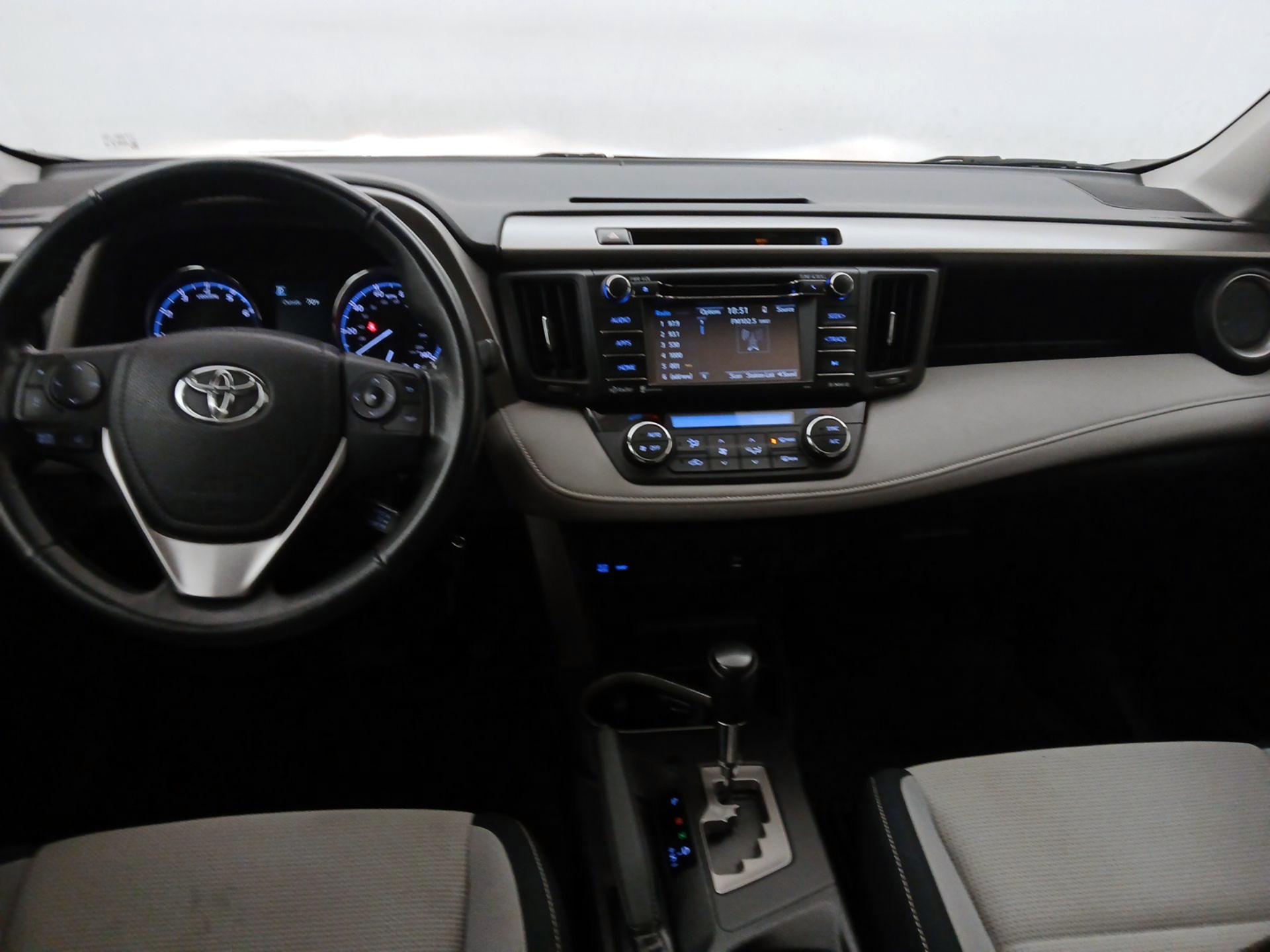 Thumbnail: 2016 Toyota RAV4 - 9