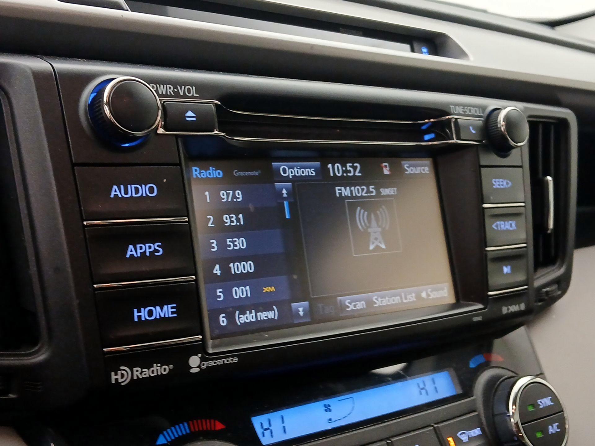 Thumbnail: 2016 Toyota RAV4 - 15