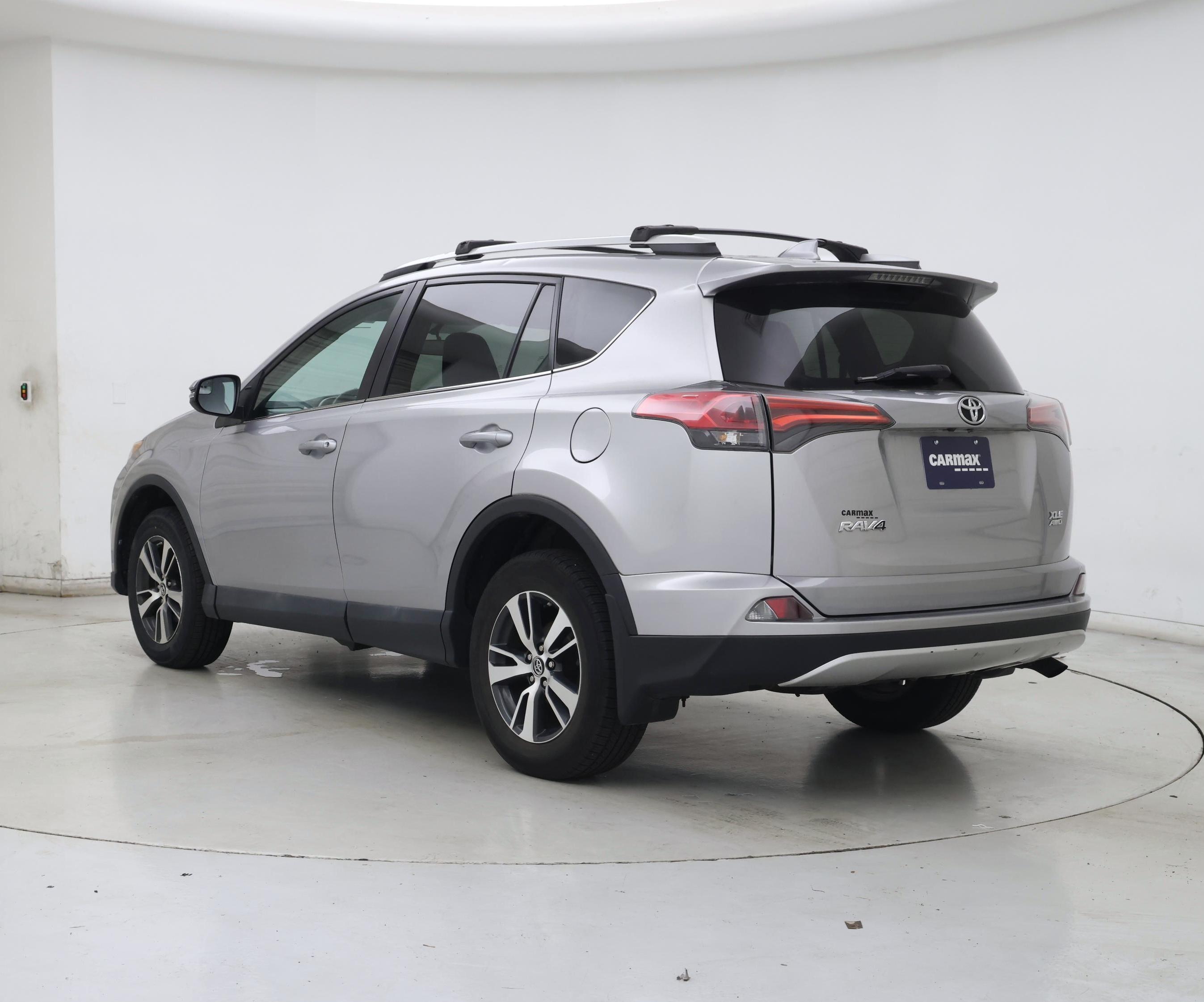 Thumbnail: 2016 Toyota RAV4 - 2