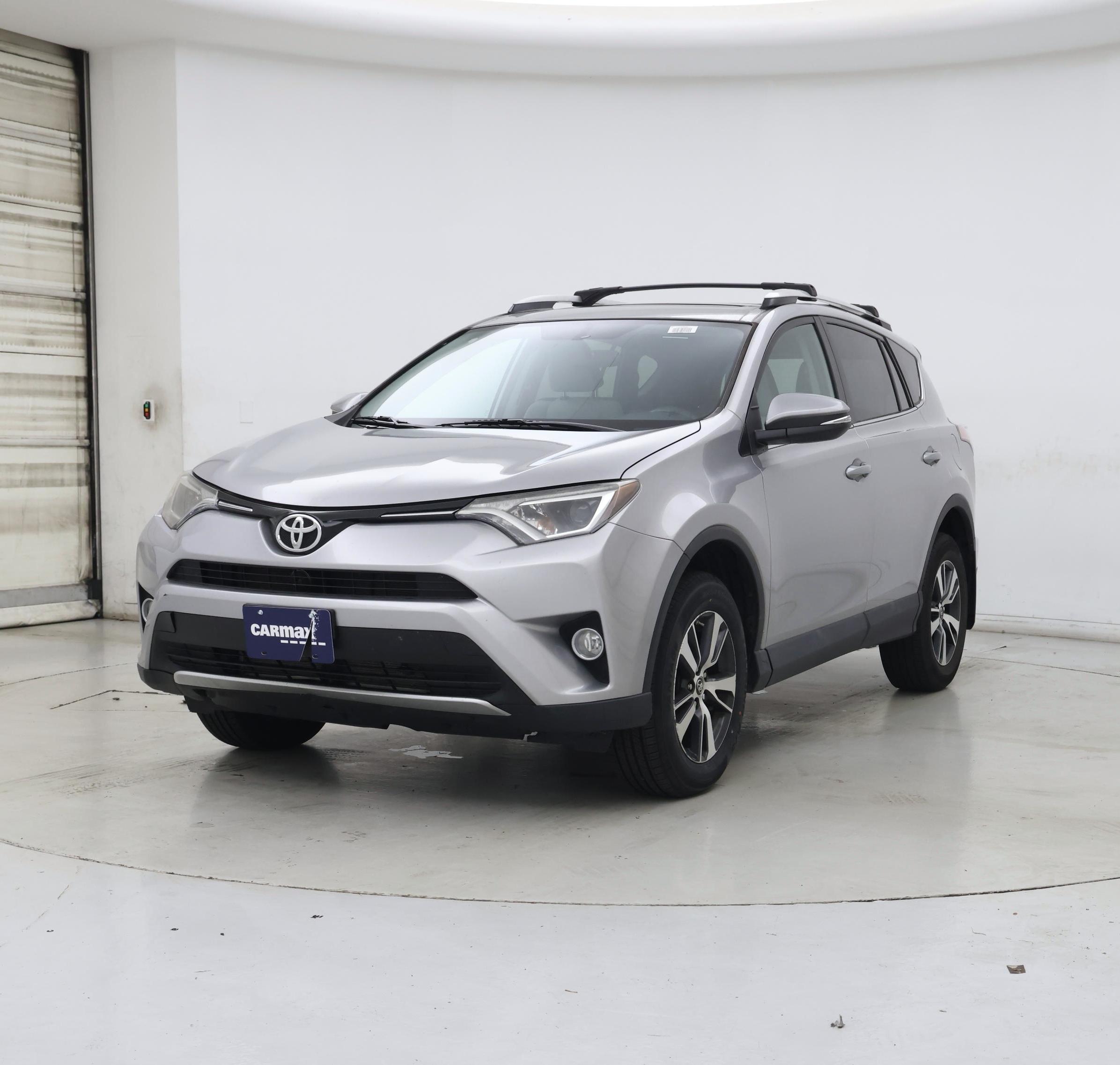 Thumbnail: 2016 Toyota RAV4 - 4