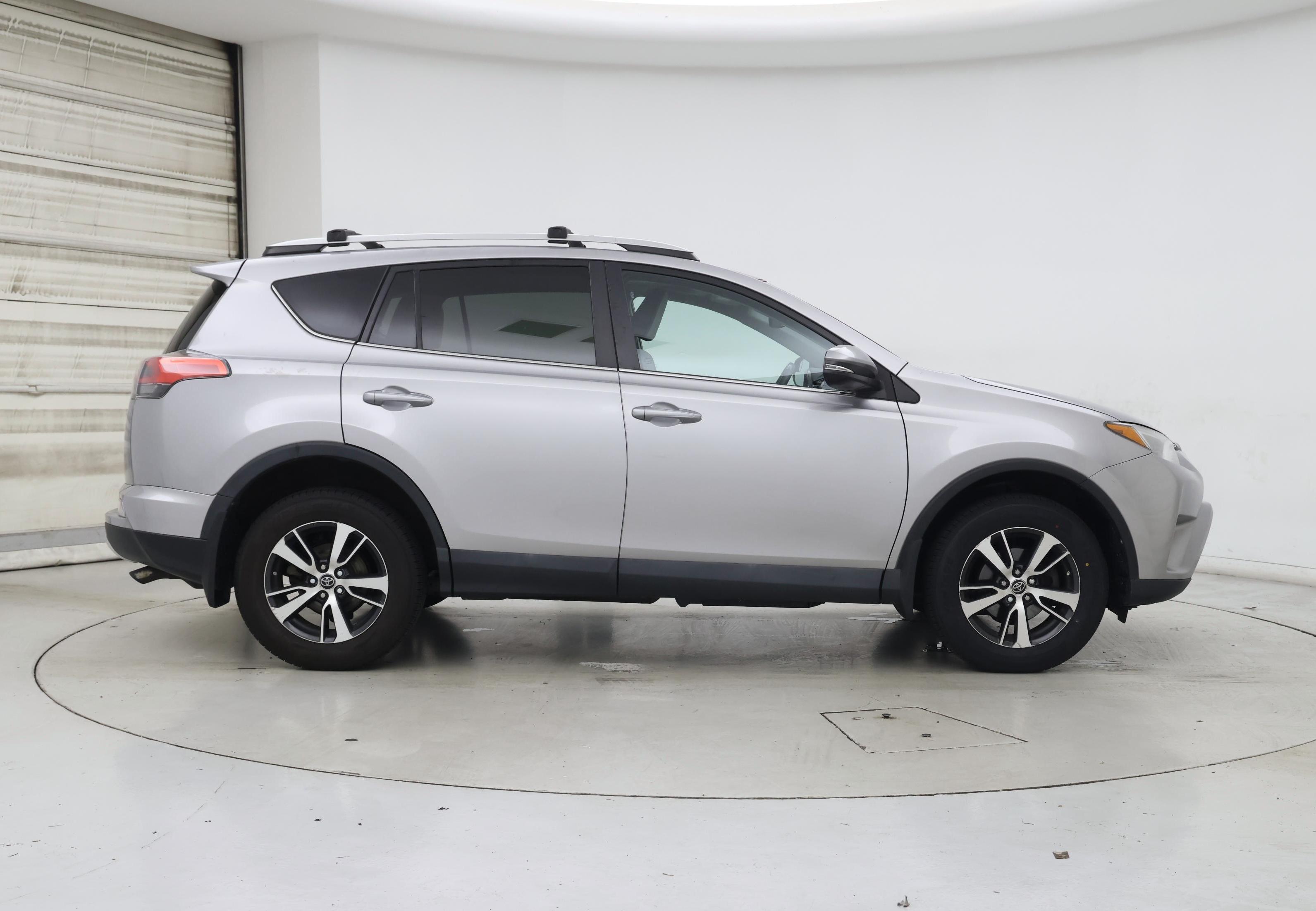 Thumbnail: 2016 Toyota RAV4 - 7