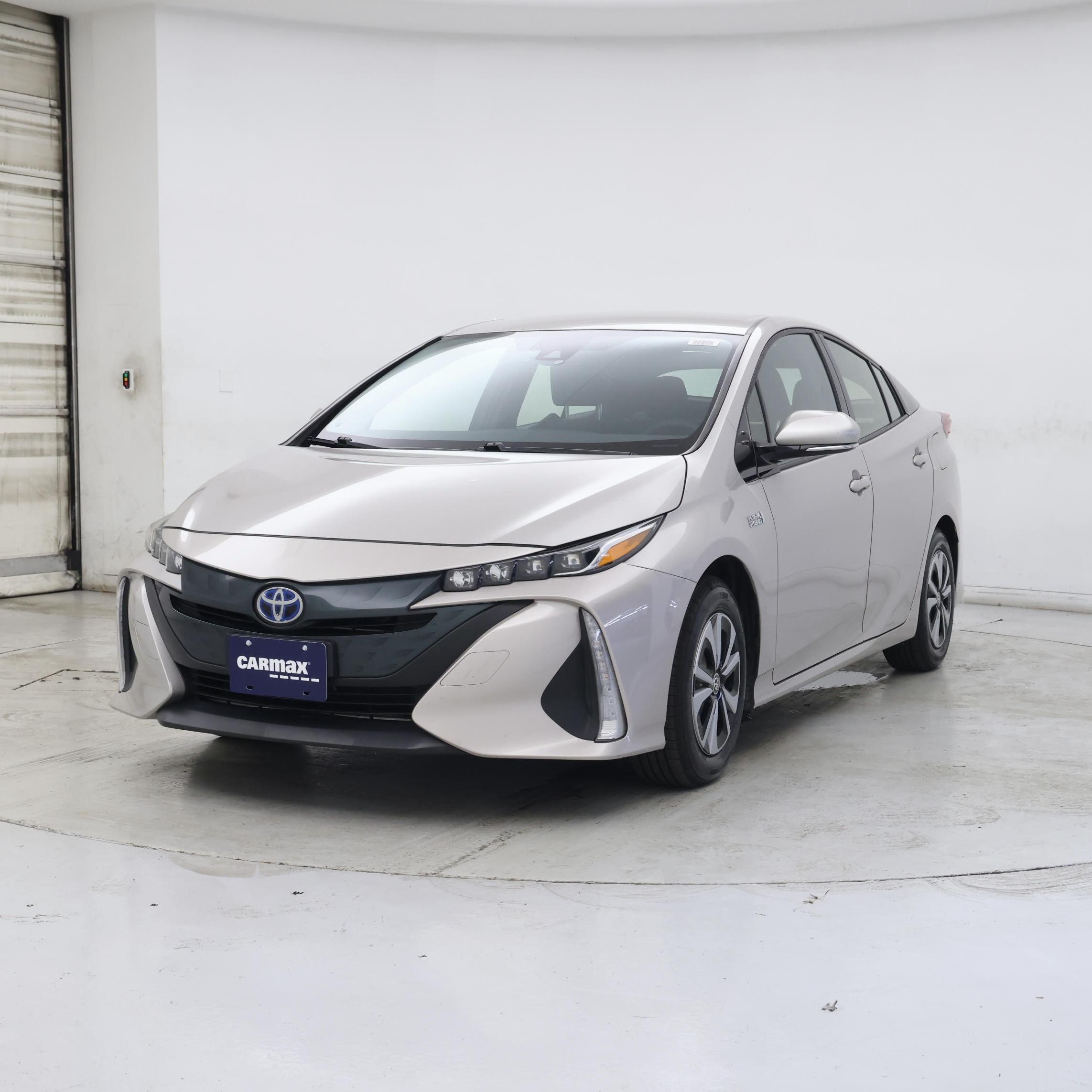 Thumbnail: 2017 Toyota Prius Prime - 4