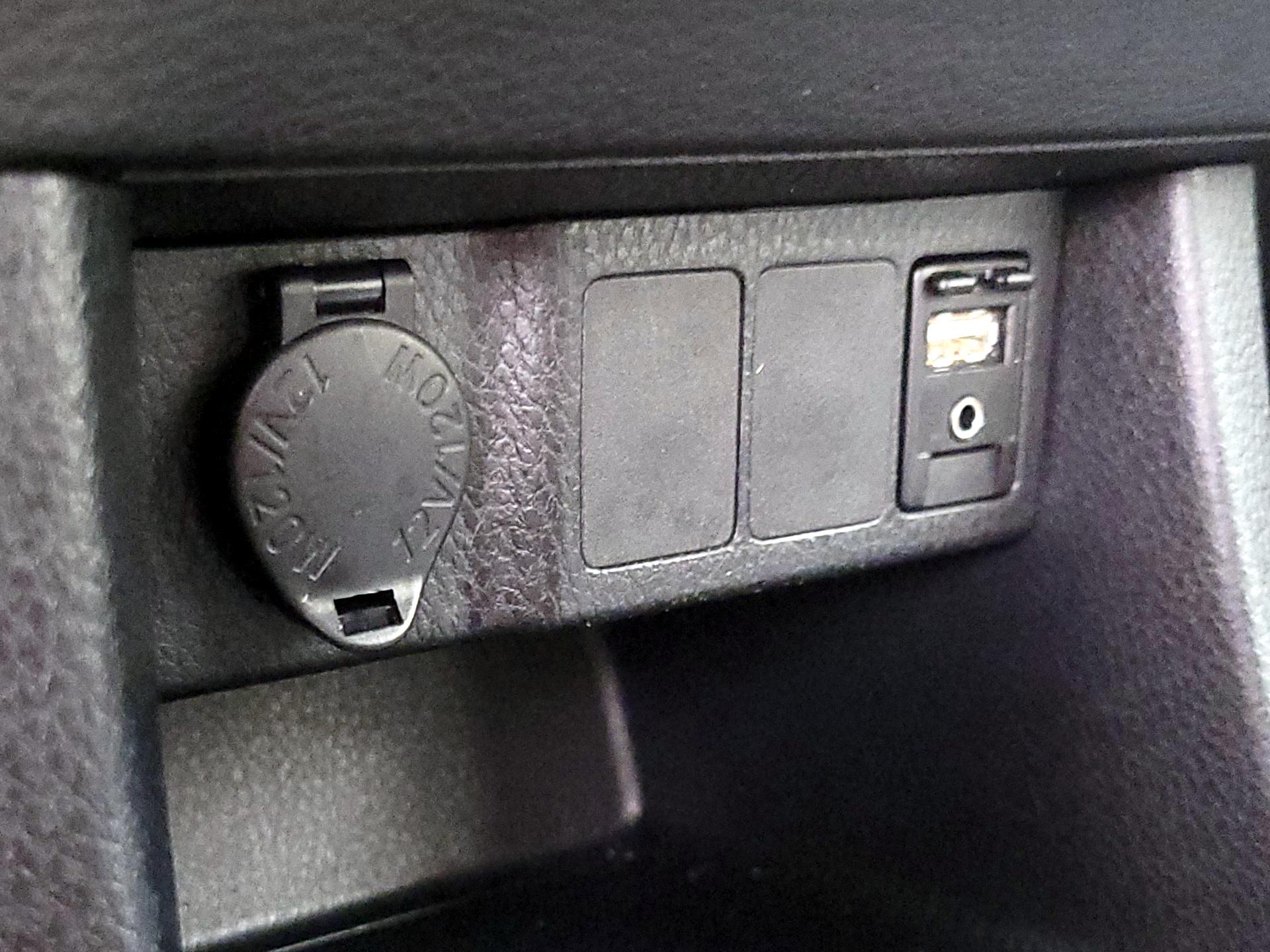 Thumbnail: 2014 Toyota Corolla - 17