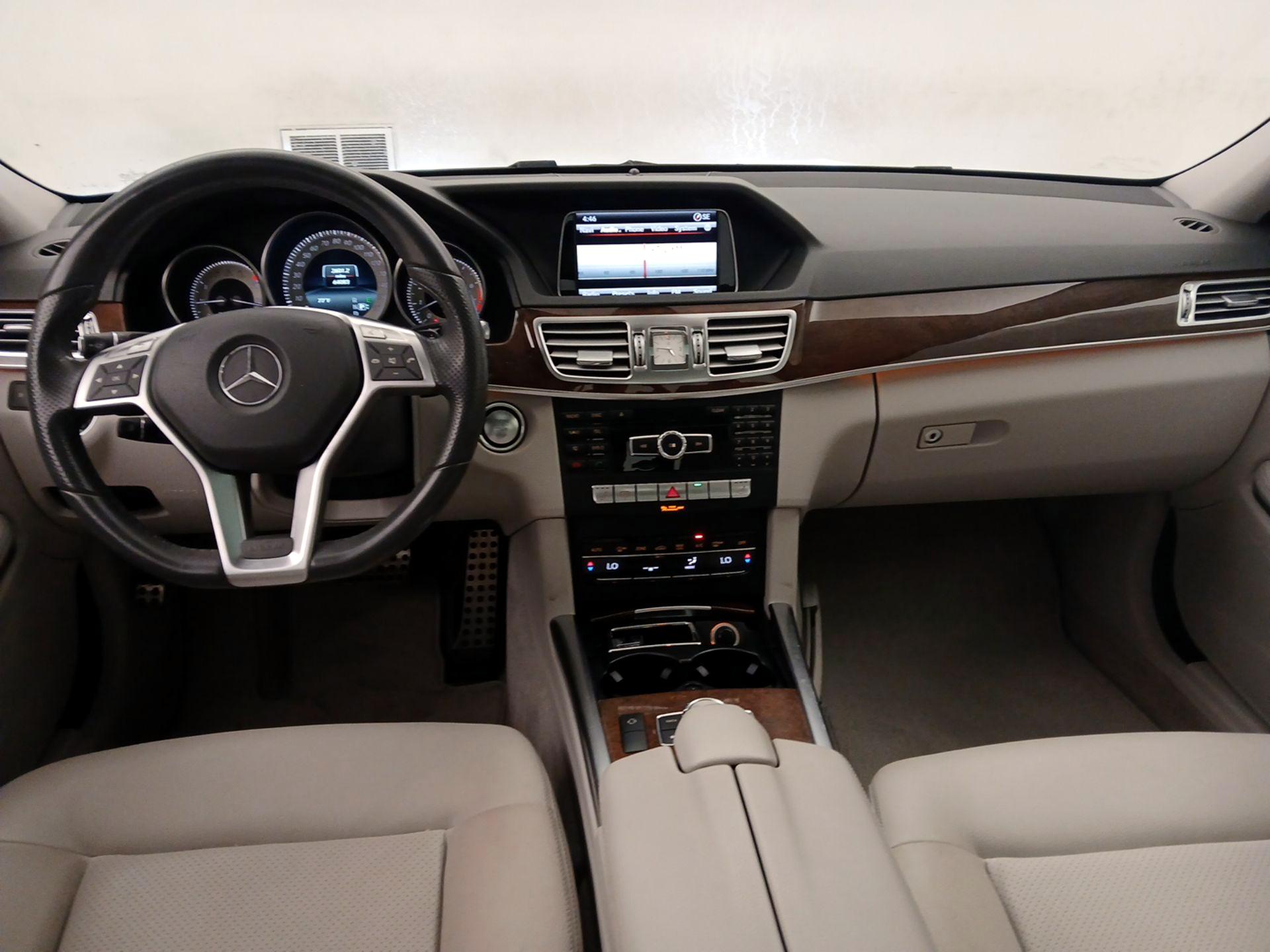 Thumbnail: 2015 Mercedes-Benz E-Class - 9