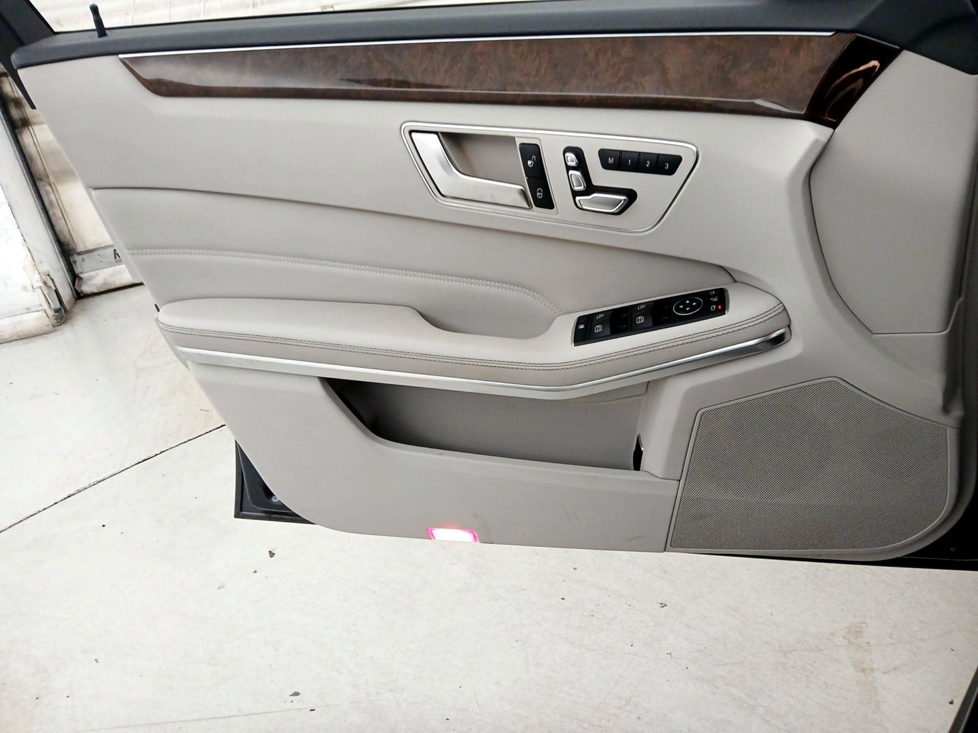 Thumbnail: 2015 Mercedes-Benz E-Class - 12
