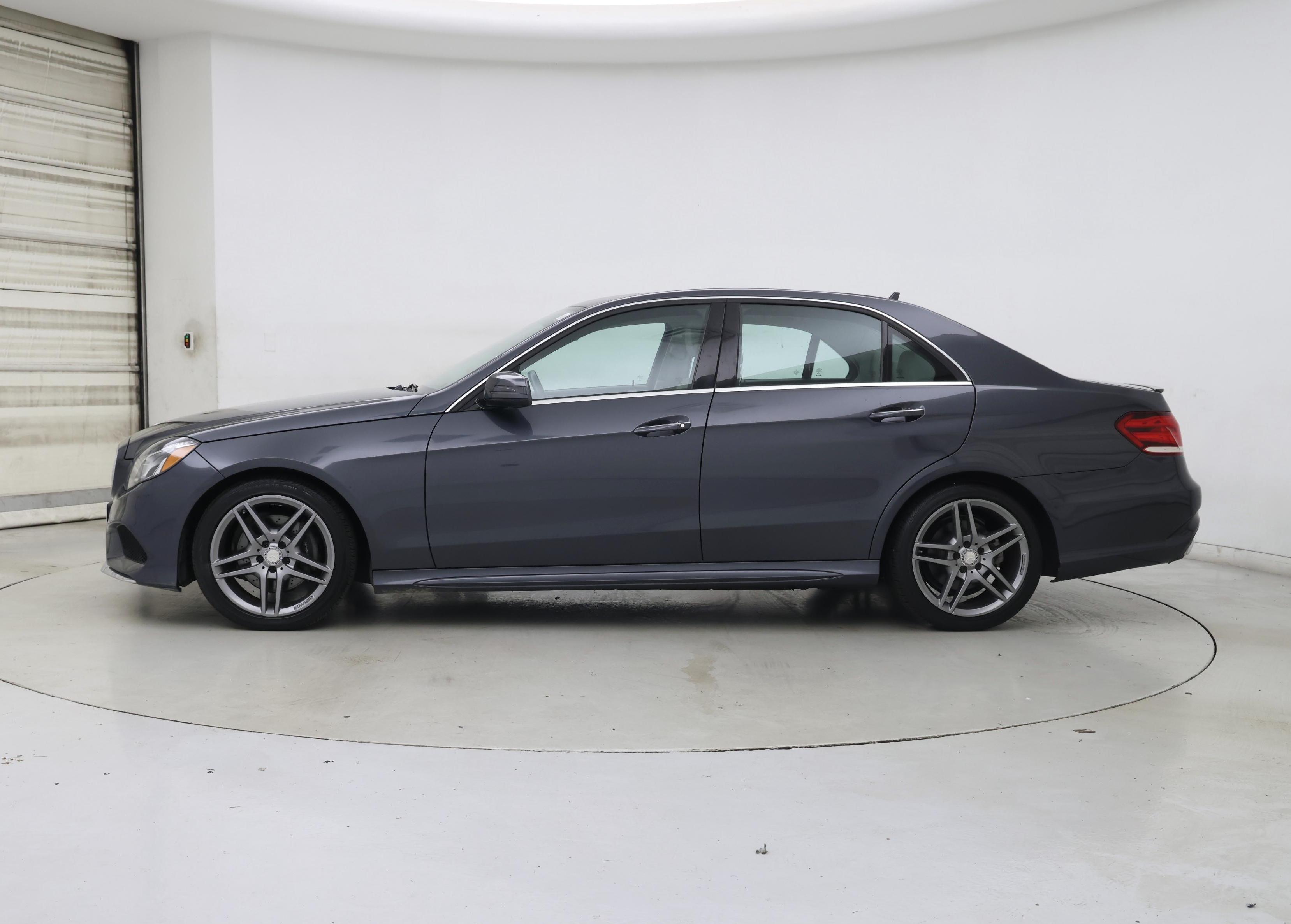 Thumbnail: 2015 Mercedes-Benz E-Class - 3