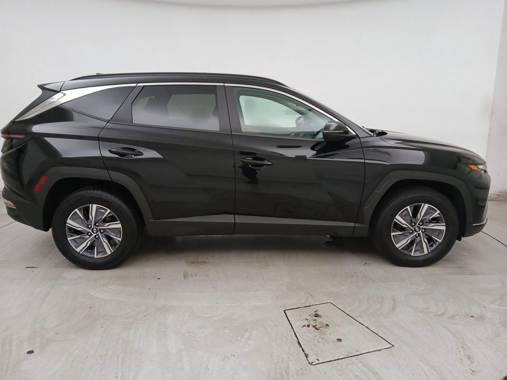 Thumbnail: 2022 Hyundai Tucson - 4