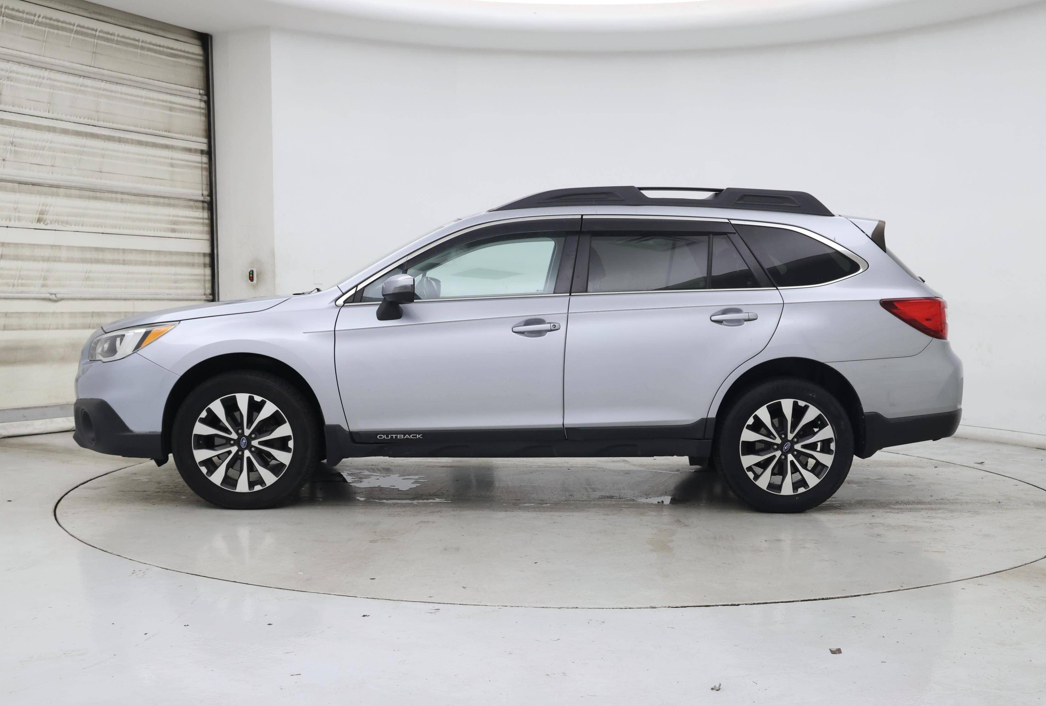 Thumbnail: 2016 Subaru Outback - 3