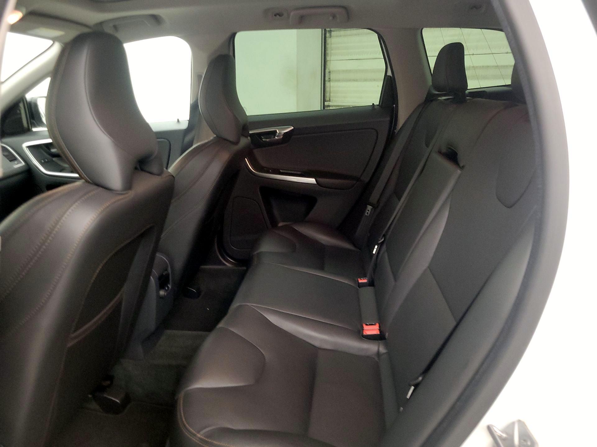 Thumbnail: 2017 Volvo XC60 - 20