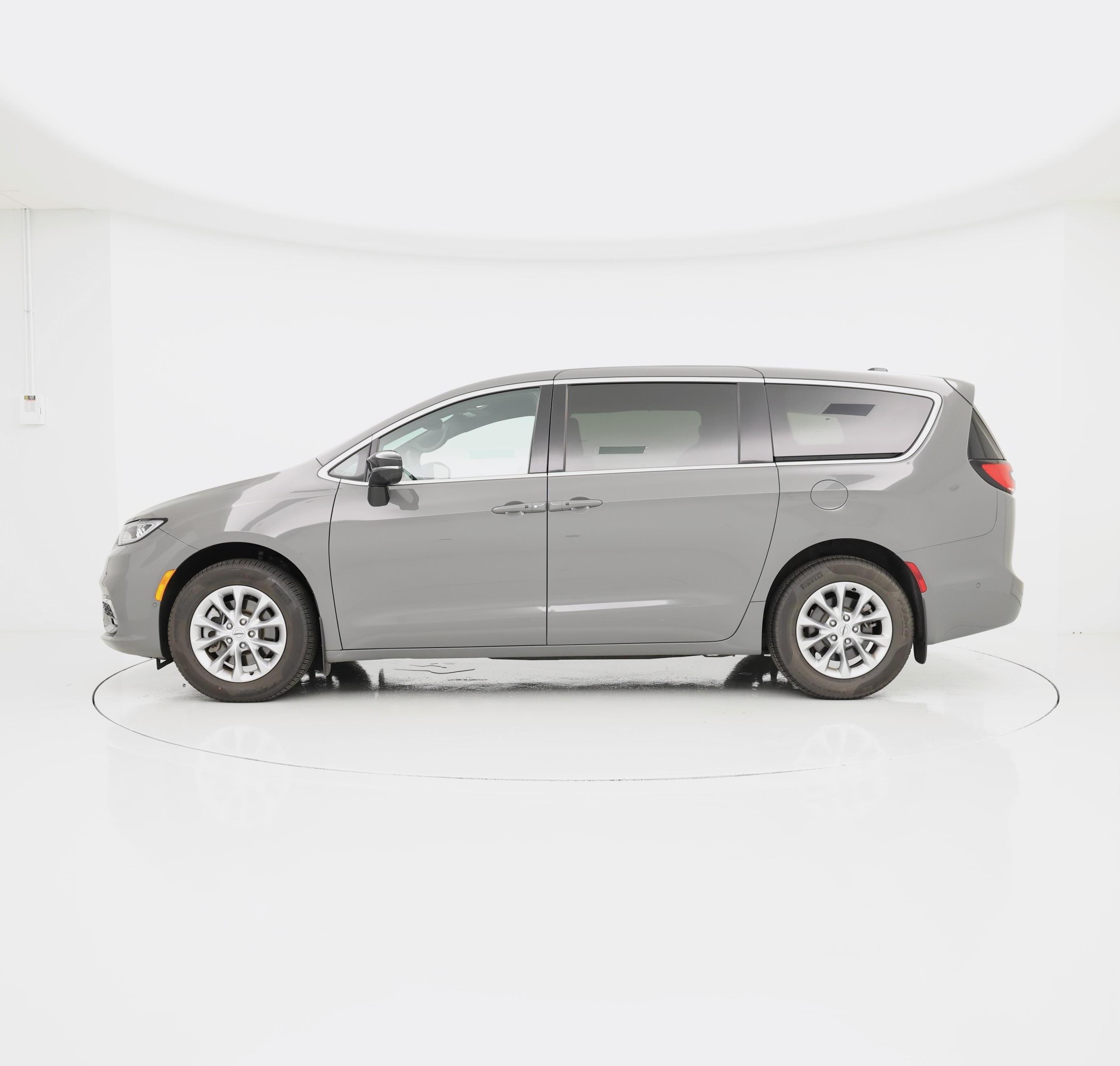 Thumbnail: 2025 Chrysler Pacifica - 3