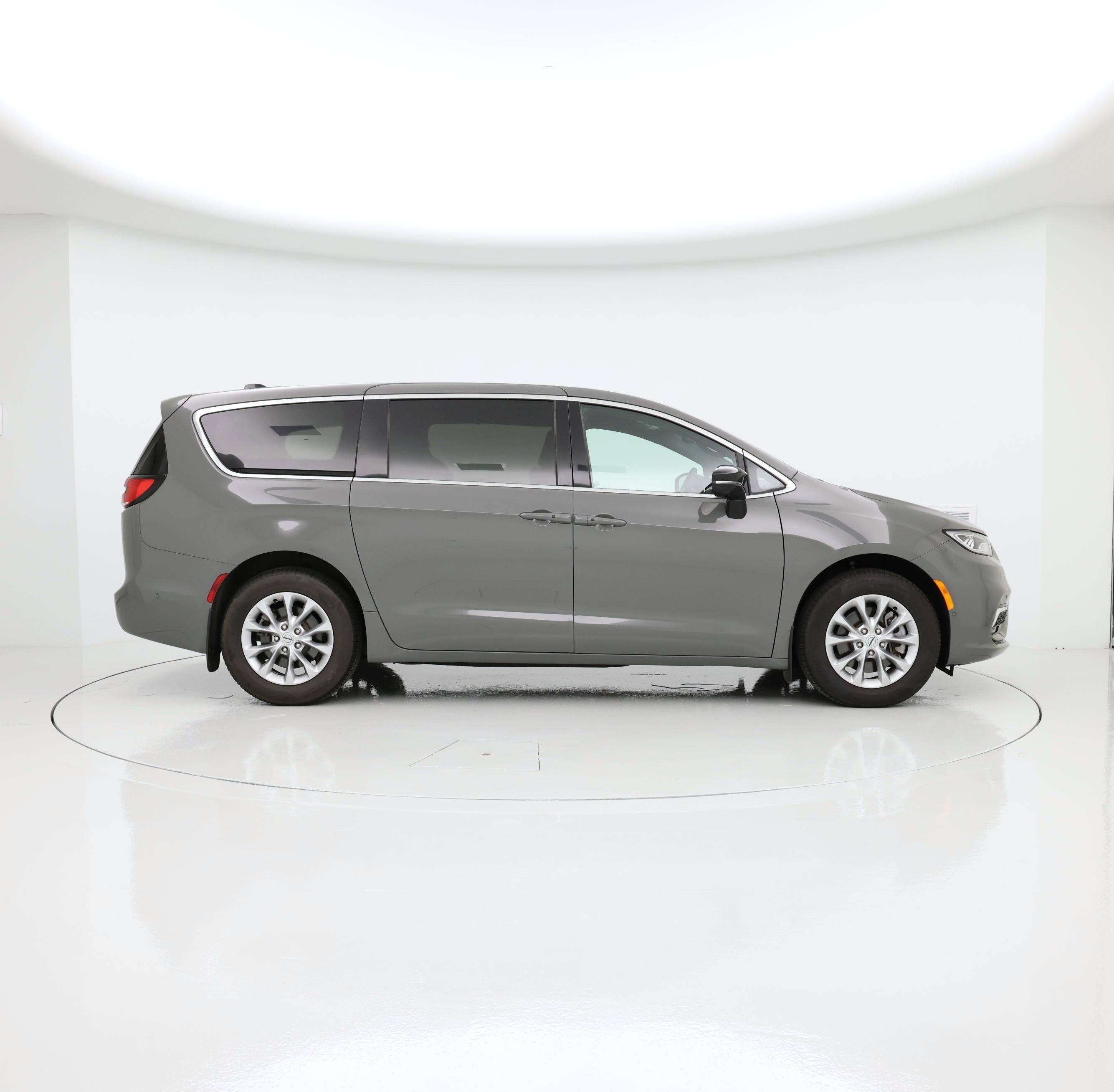 Thumbnail: 2025 Chrysler Pacifica - 7