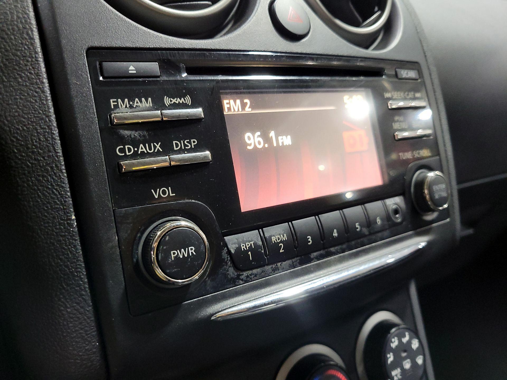 Thumbnail: 2015 Nissan Rogue - 15
