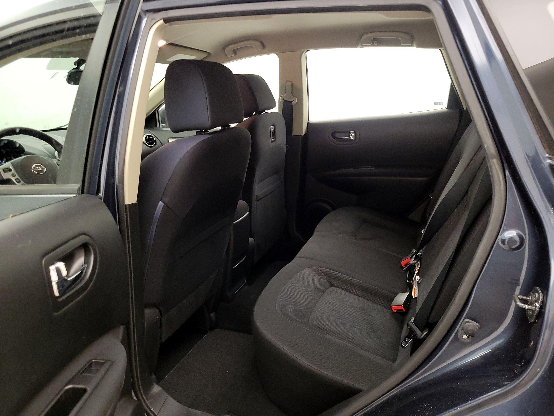 Thumbnail: 2015 Nissan Rogue - 19