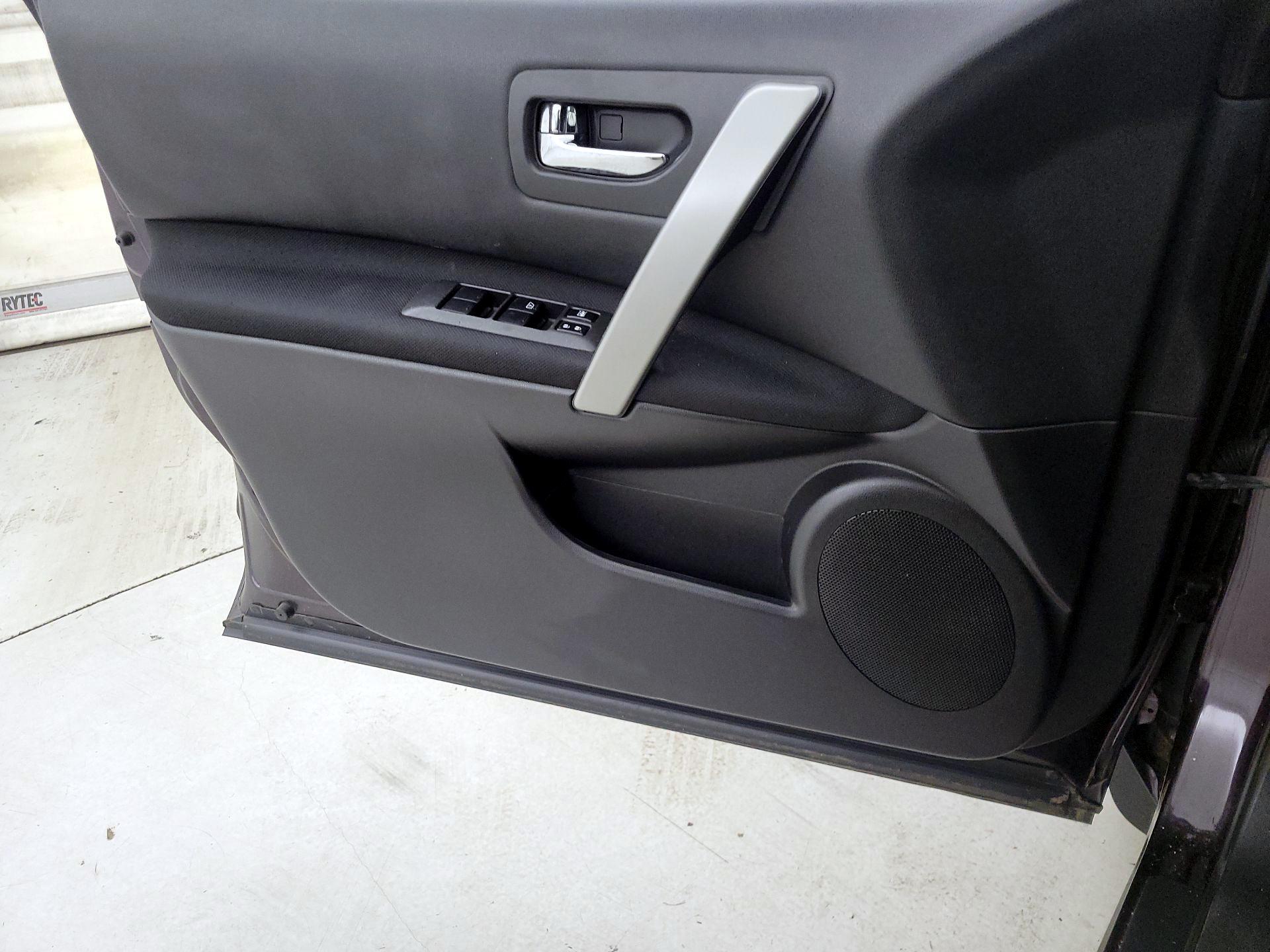 Thumbnail: 2015 Nissan Rogue - 12