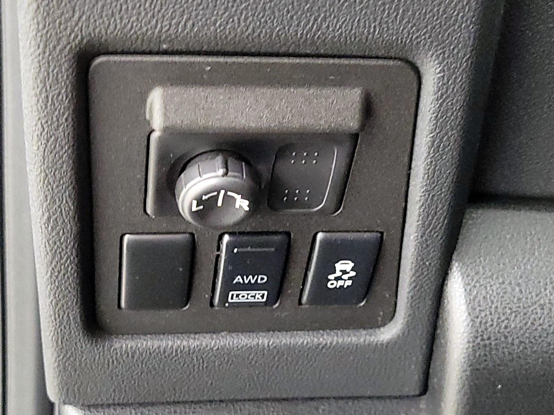 Thumbnail: 2015 Nissan Rogue - 13