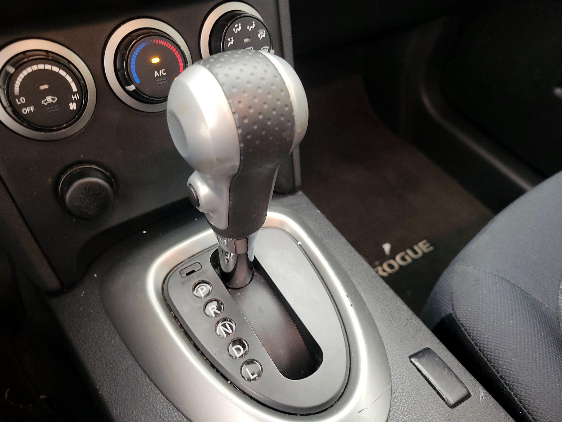 Thumbnail: 2015 Nissan Rogue - 17