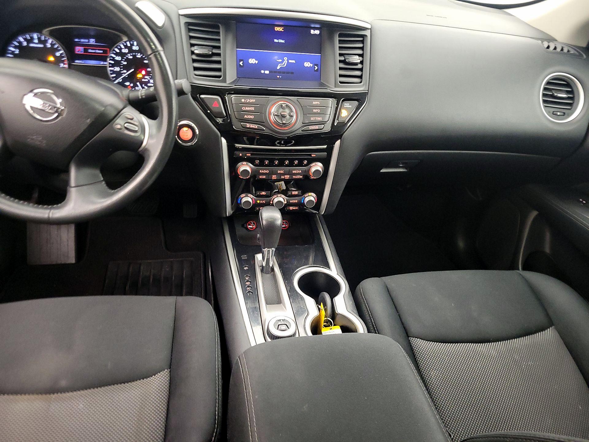 Thumbnail: 2017 Nissan Pathfinder - 9
