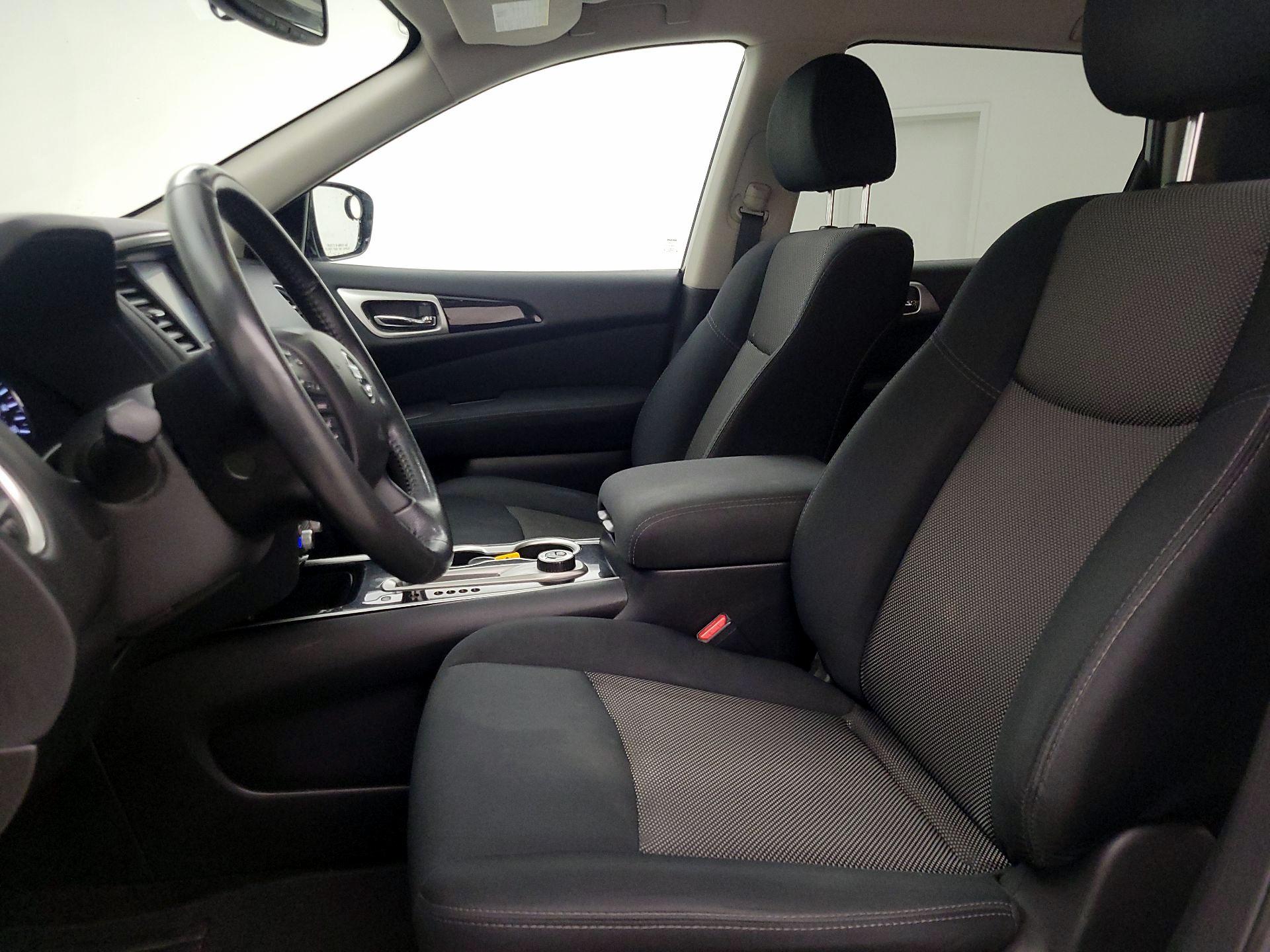 Thumbnail: 2017 Nissan Pathfinder - 11