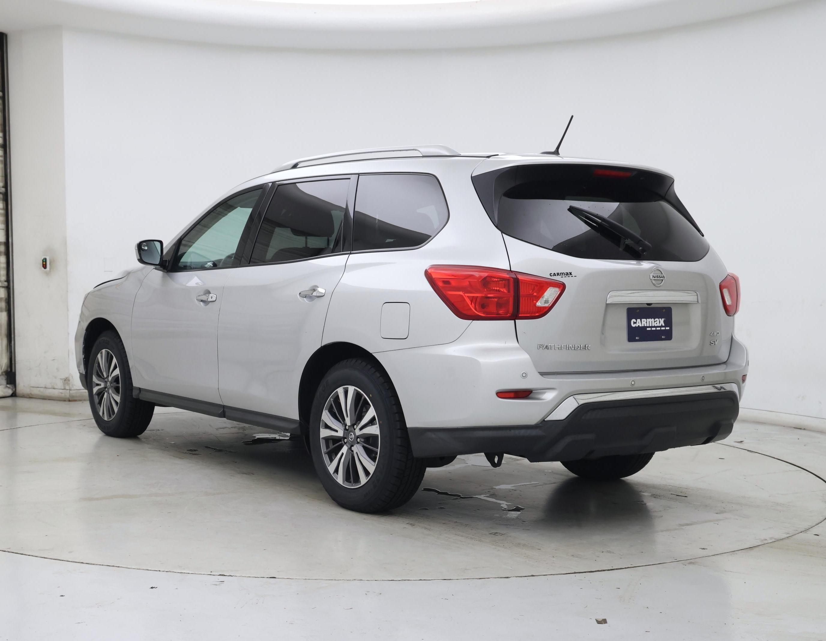 Thumbnail: 2017 Nissan Pathfinder - 2