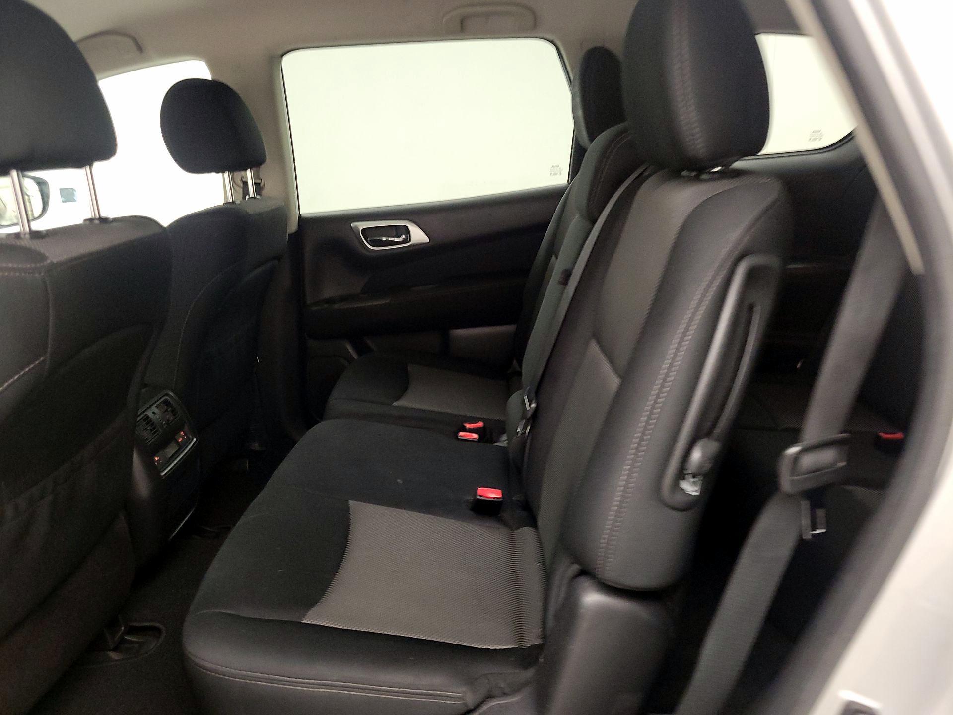 Thumbnail: 2017 Nissan Pathfinder - 19