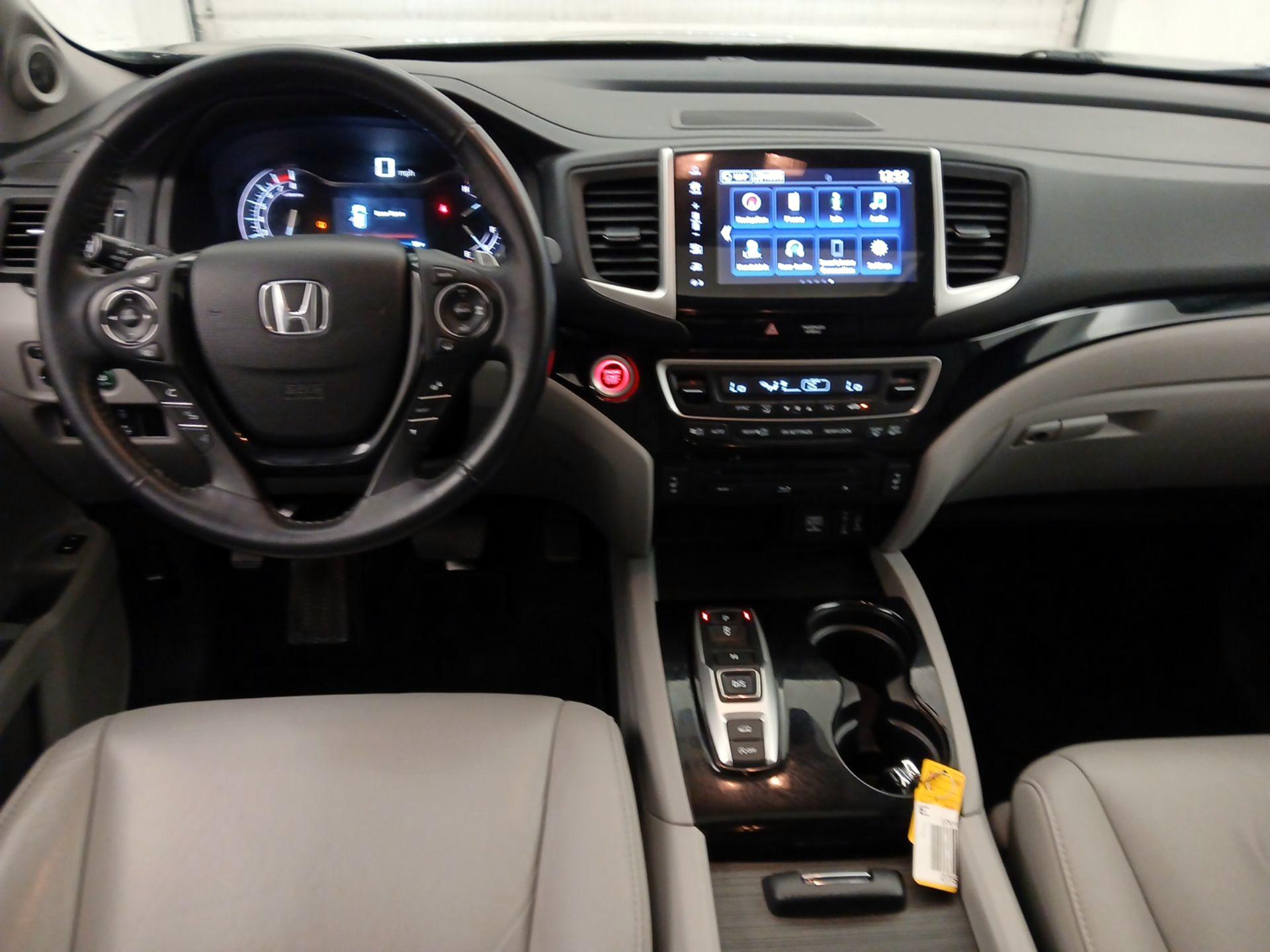 Thumbnail: 2018 Honda Pilot - 9