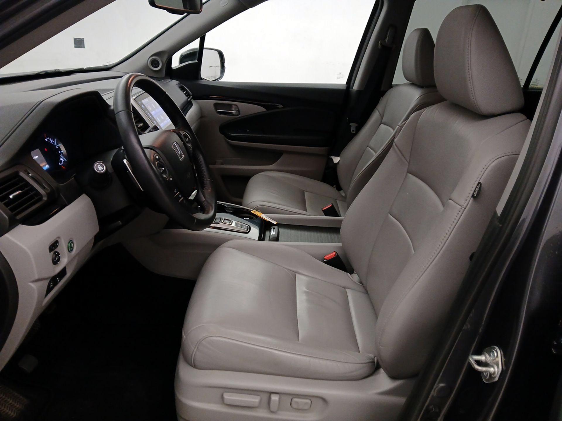 Thumbnail: 2018 Honda Pilot - 11