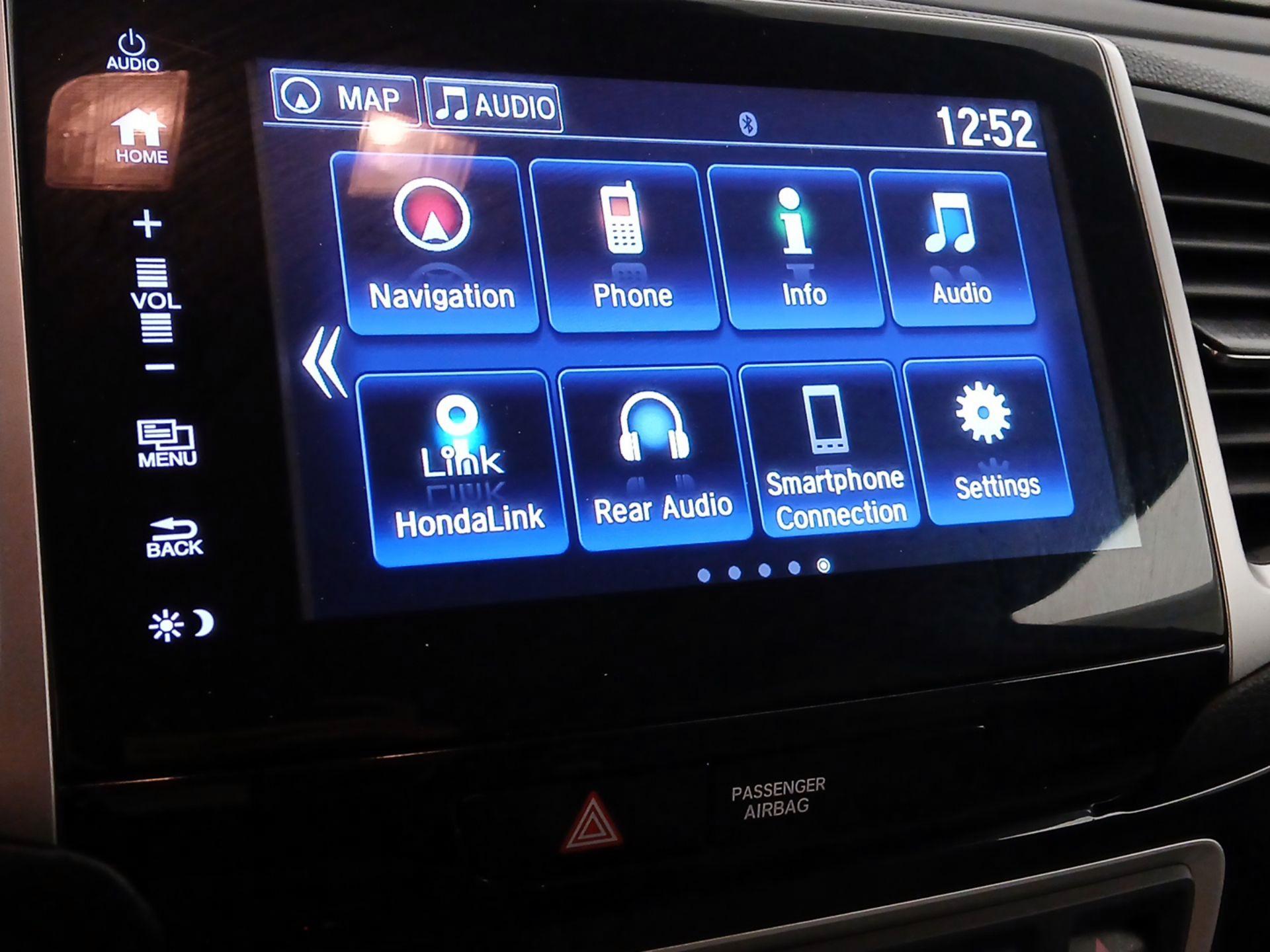 Thumbnail: 2018 Honda Pilot - 15