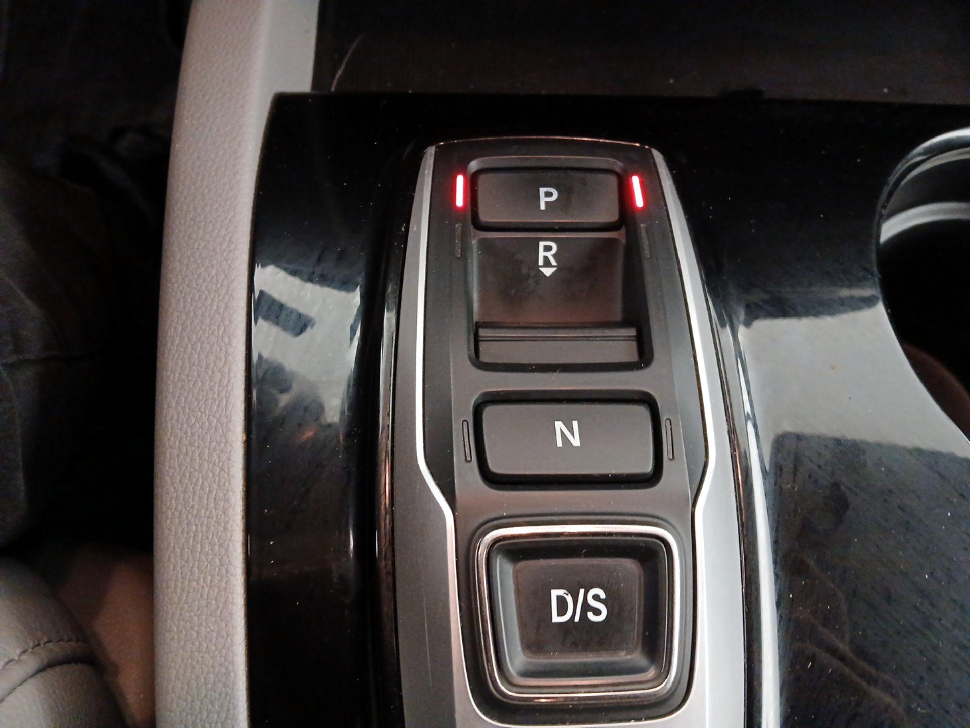 Thumbnail: 2018 Honda Pilot - 17