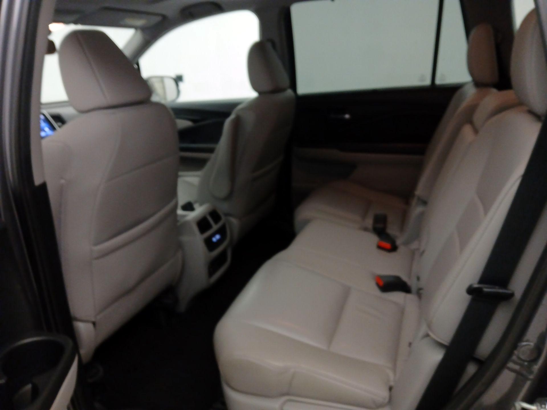 Thumbnail: 2018 Honda Pilot - 20