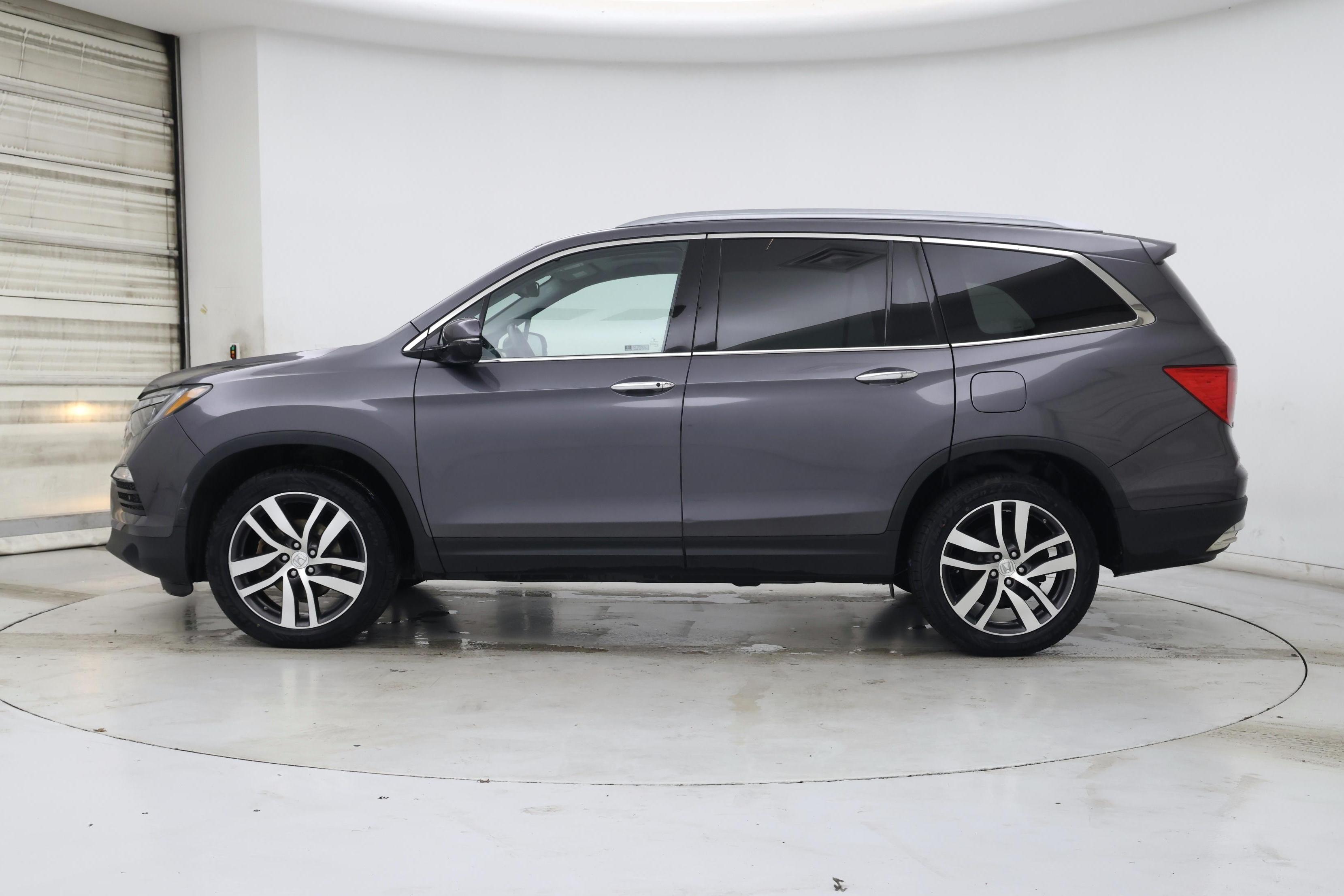 Thumbnail: 2018 Honda Pilot - 3