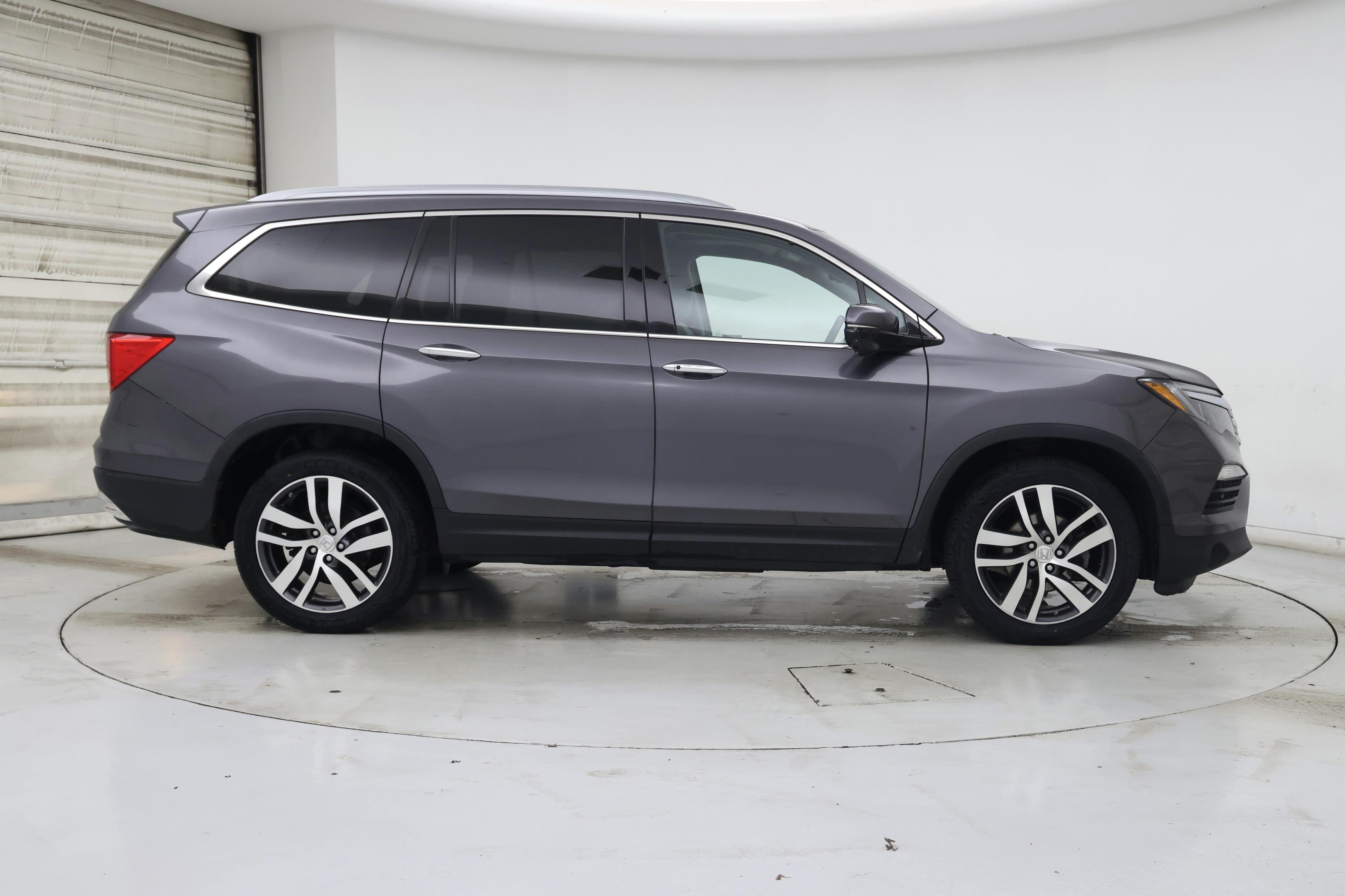 Thumbnail: 2018 Honda Pilot - 7
