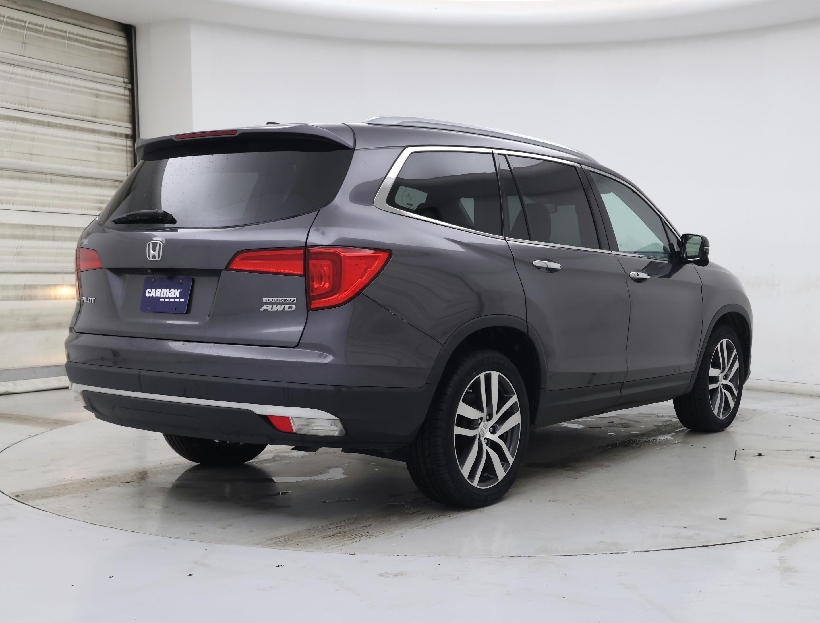 Thumbnail: 2018 Honda Pilot - 8