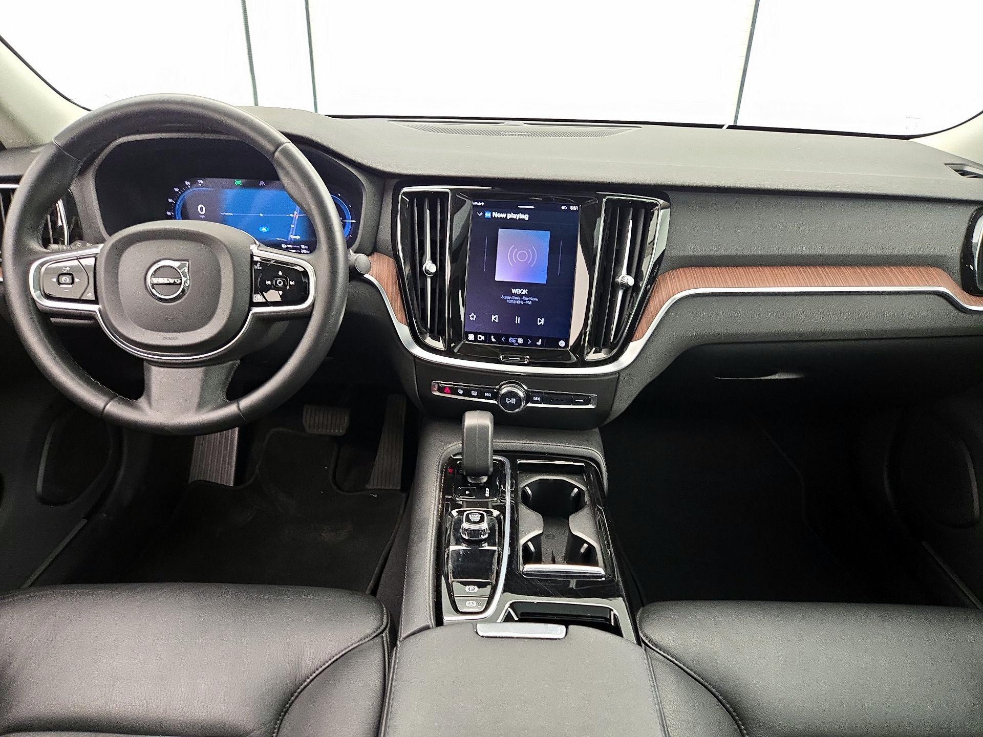 Thumbnail: 2023 Volvo S60 - 9