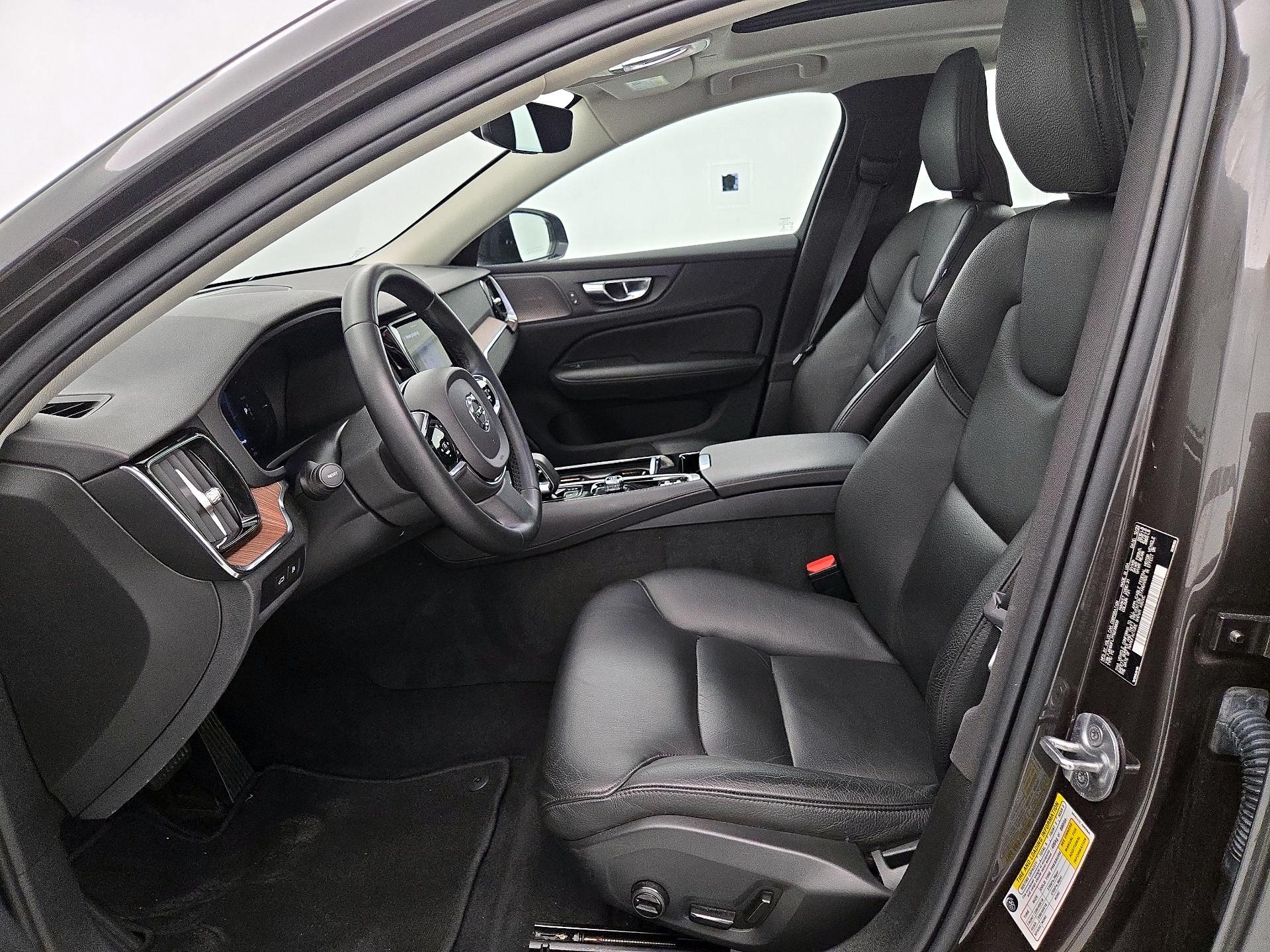 Thumbnail: 2023 Volvo S60 - 11