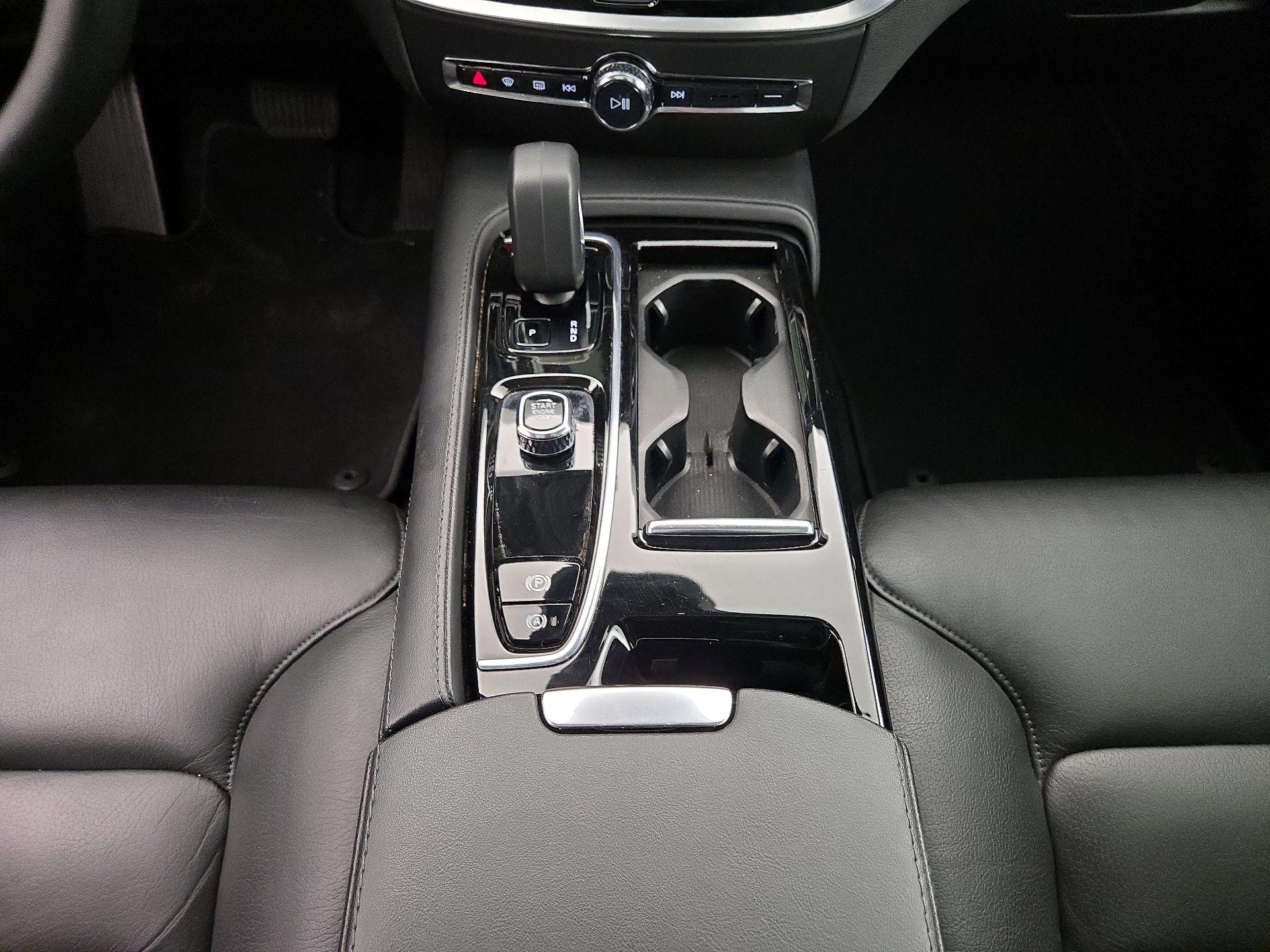 Thumbnail: 2023 Volvo S60 - 18