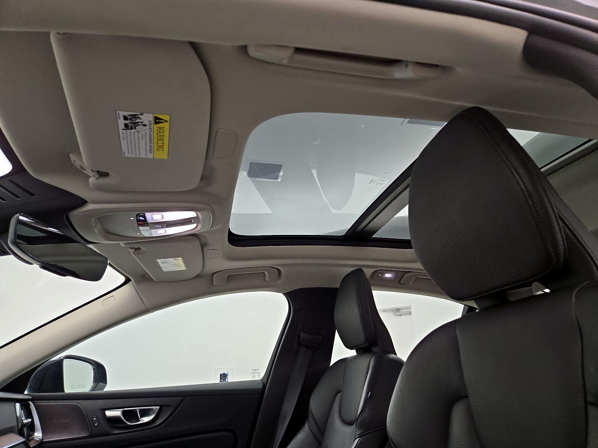 Thumbnail: 2023 Volvo S60 - 20