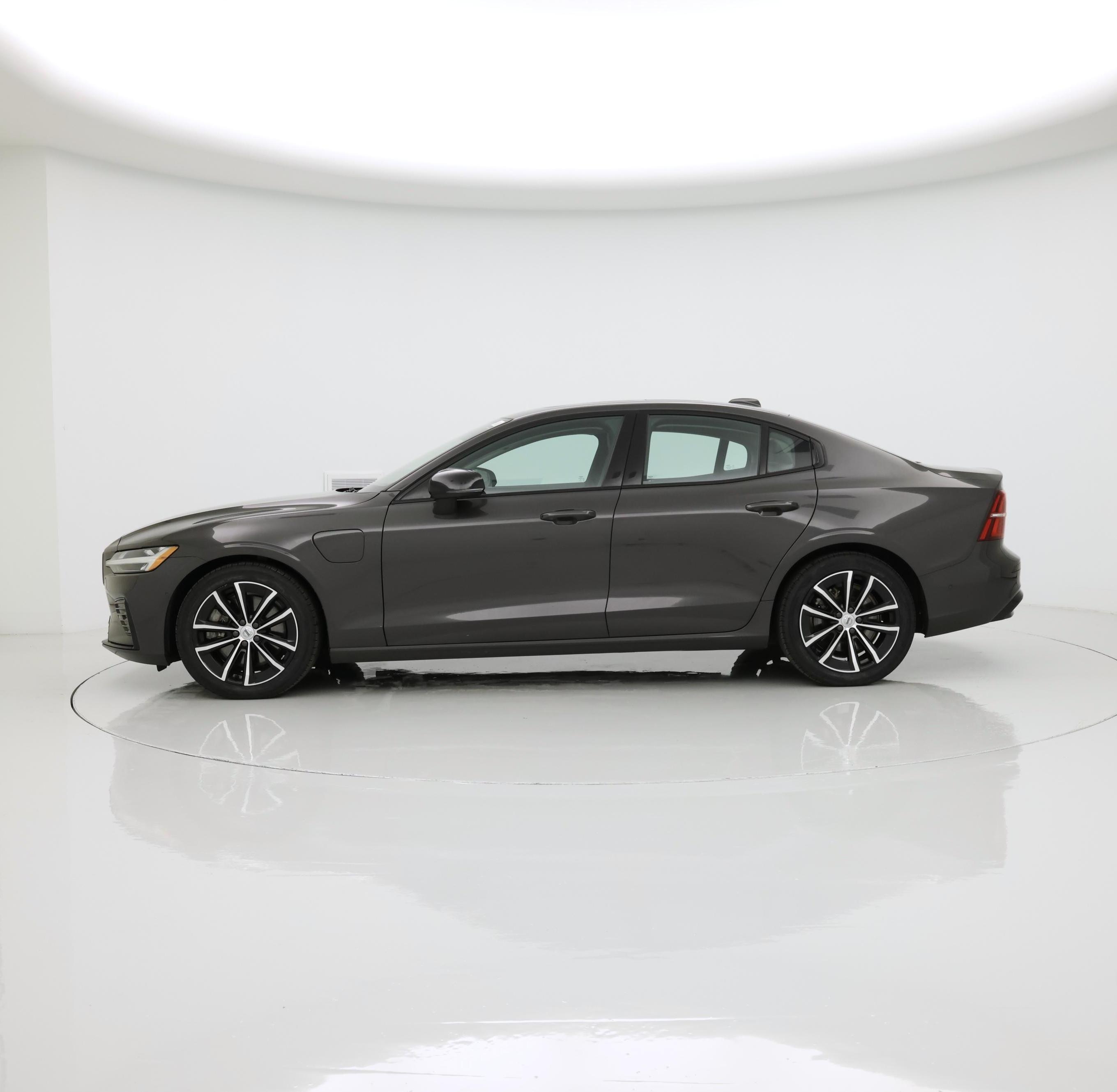 Thumbnail: 2023 Volvo S60 - 3