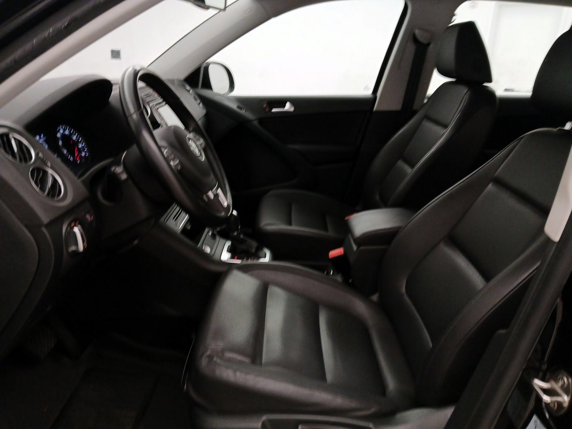 Thumbnail: 2017 Volkswagen Tiguan - 11