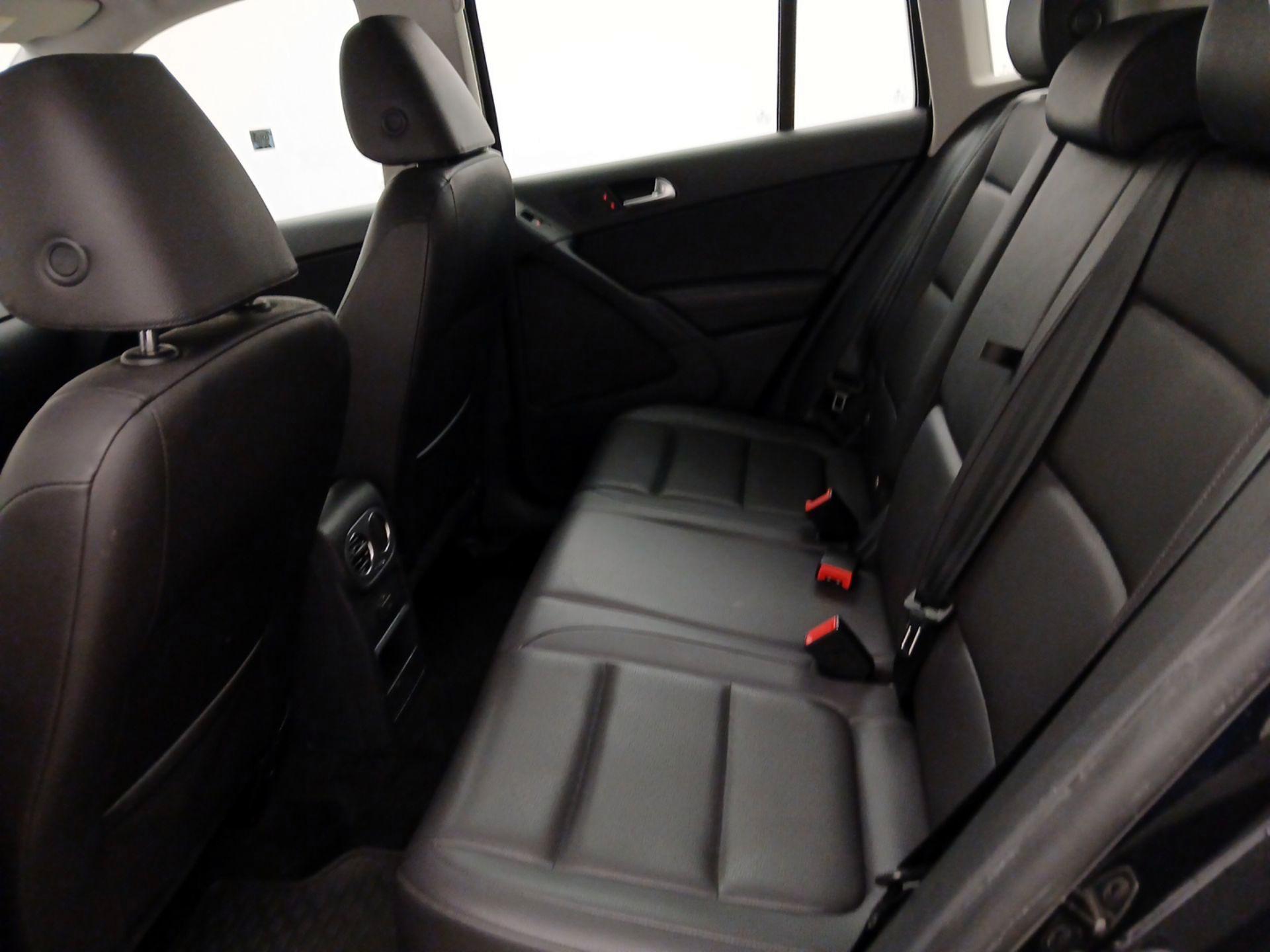 Thumbnail: 2017 Volkswagen Tiguan - 19