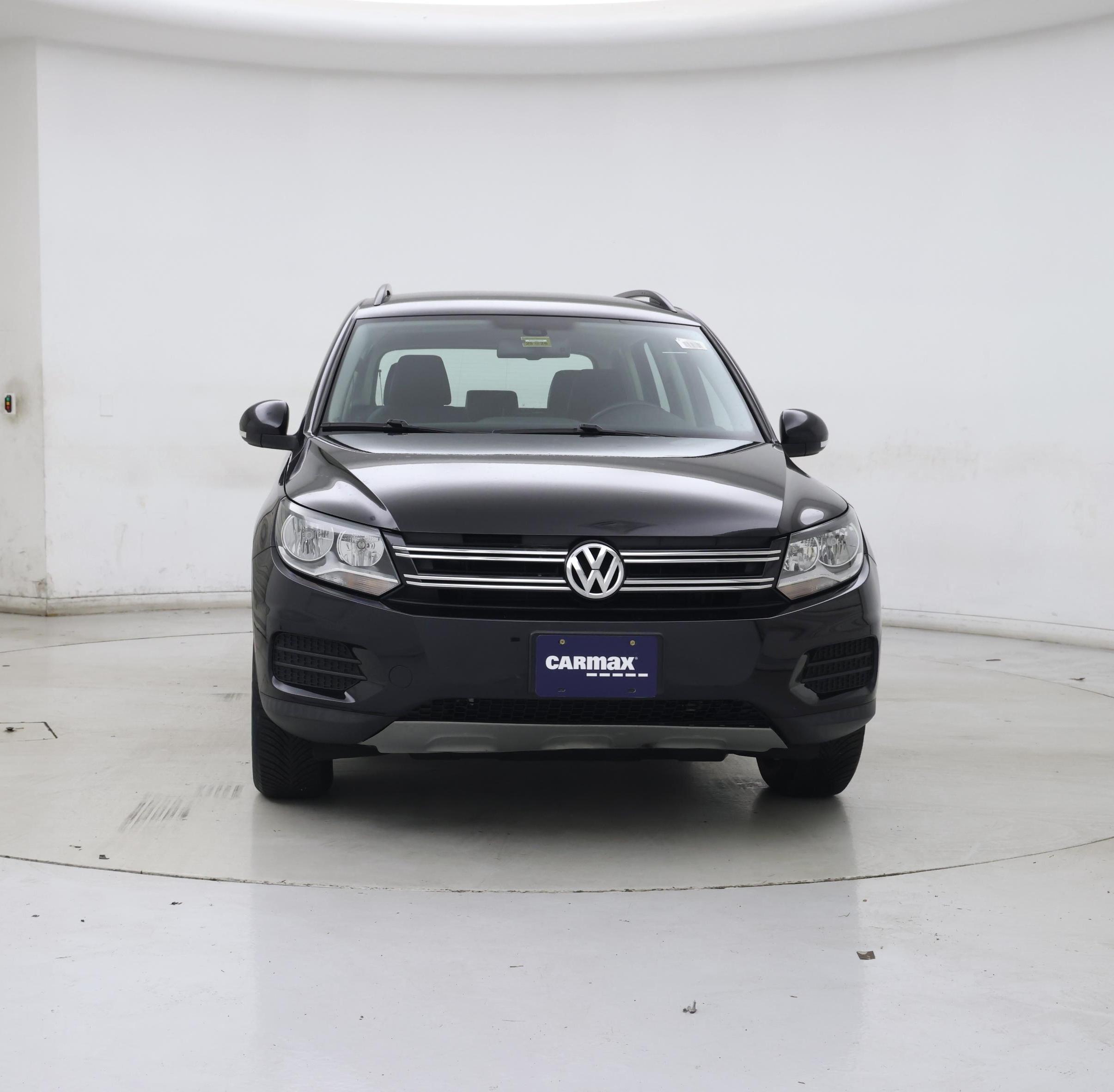 Thumbnail: 2017 Volkswagen Tiguan - 5