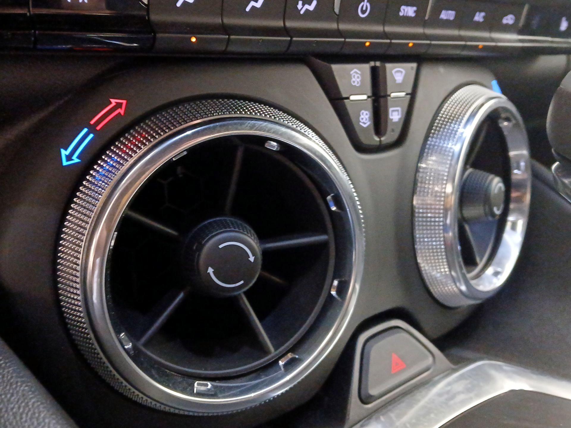 Thumbnail: 2019 Chevrolet Camaro - 16