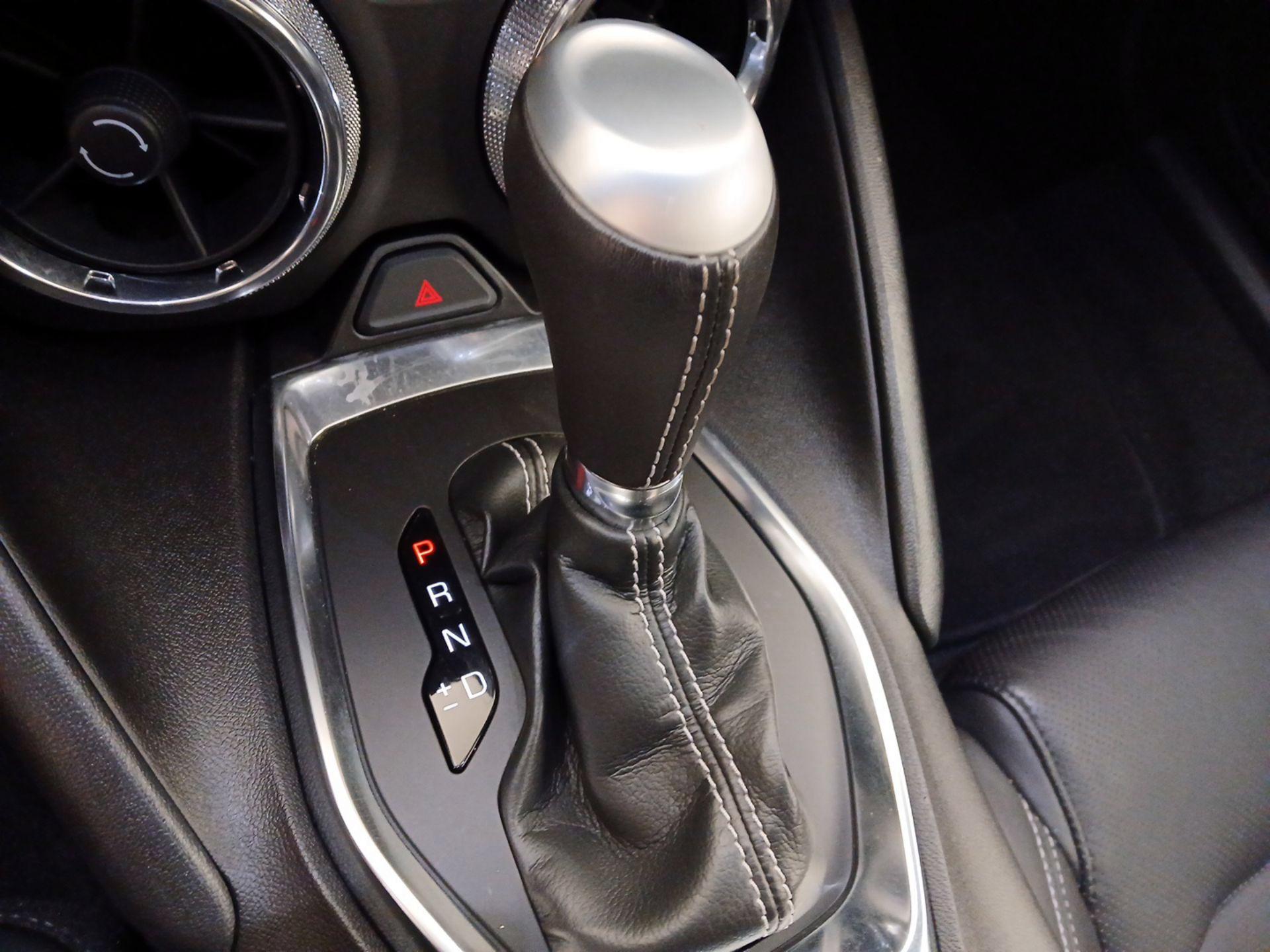 Thumbnail: 2019 Chevrolet Camaro - 17