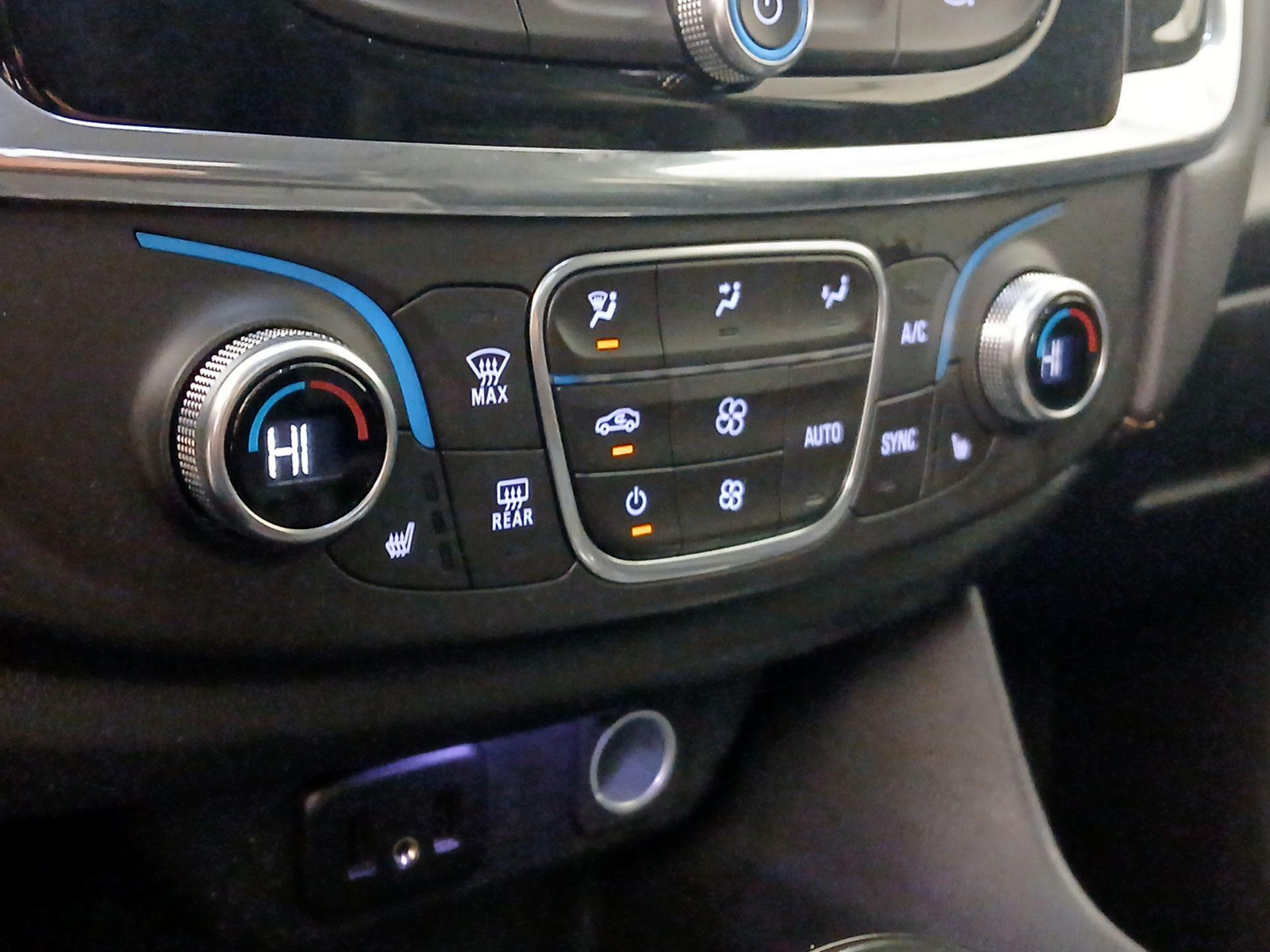 Thumbnail: 2018 Chevrolet Traverse - 16