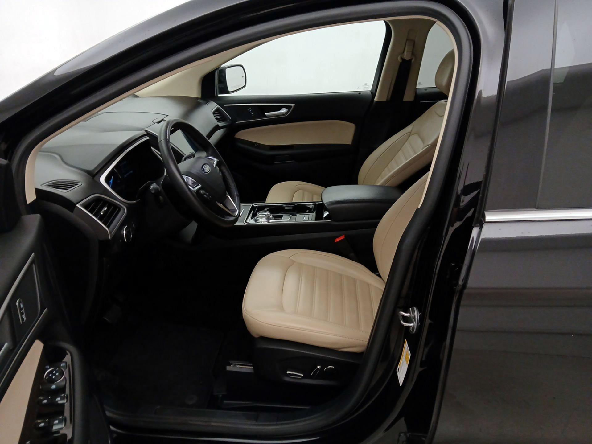 Thumbnail: 2019 Ford Edge - 11