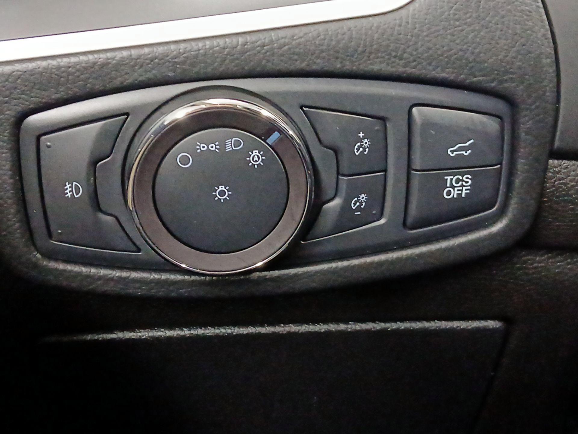 Thumbnail: 2019 Ford Edge - 13