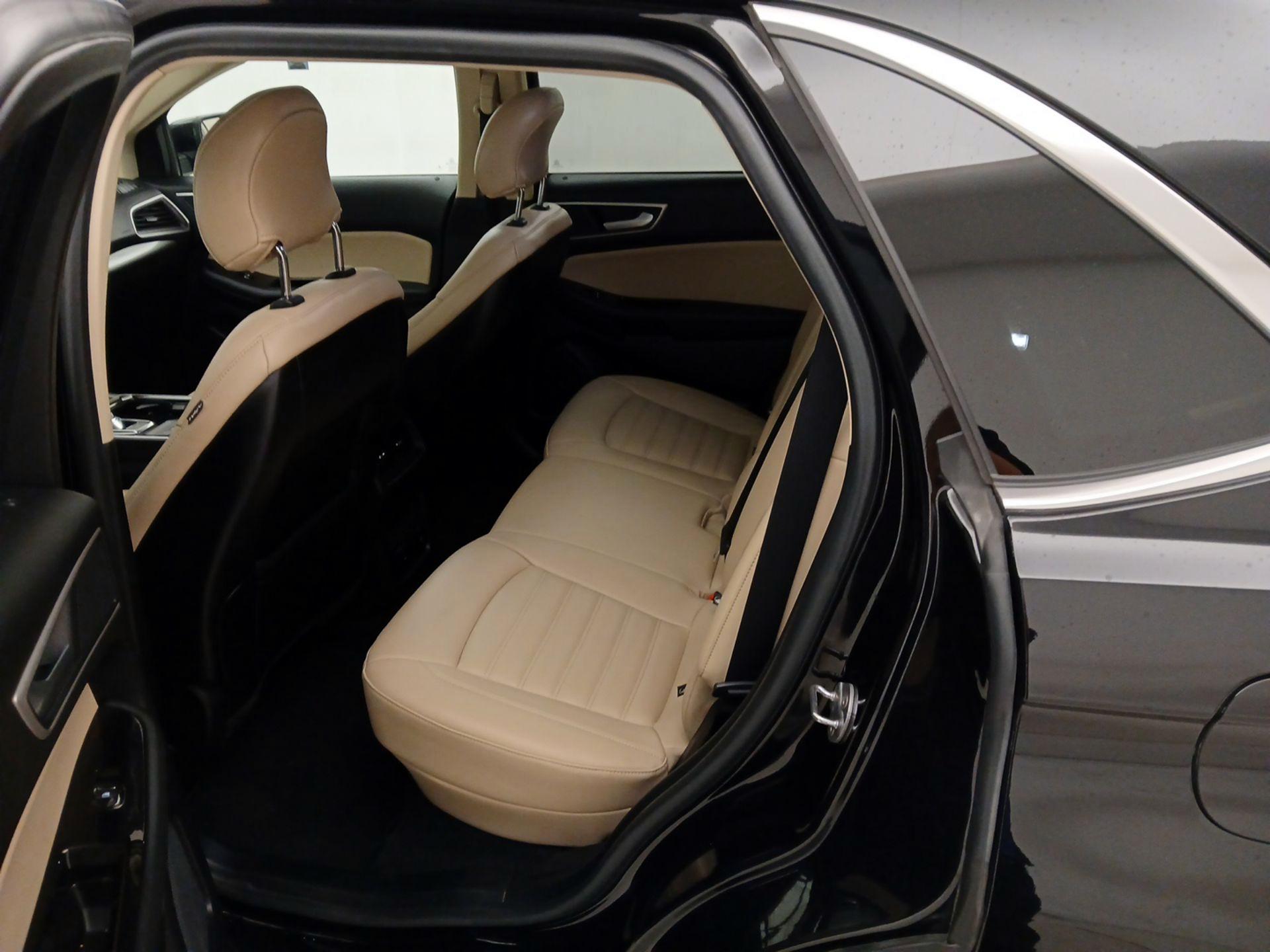 Thumbnail: 2019 Ford Edge - 20